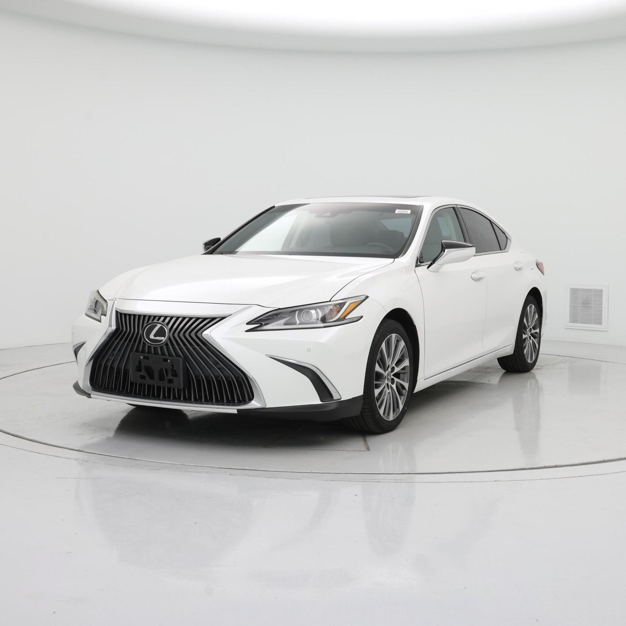 Thumbnail: 2019 Lexus ES - 4