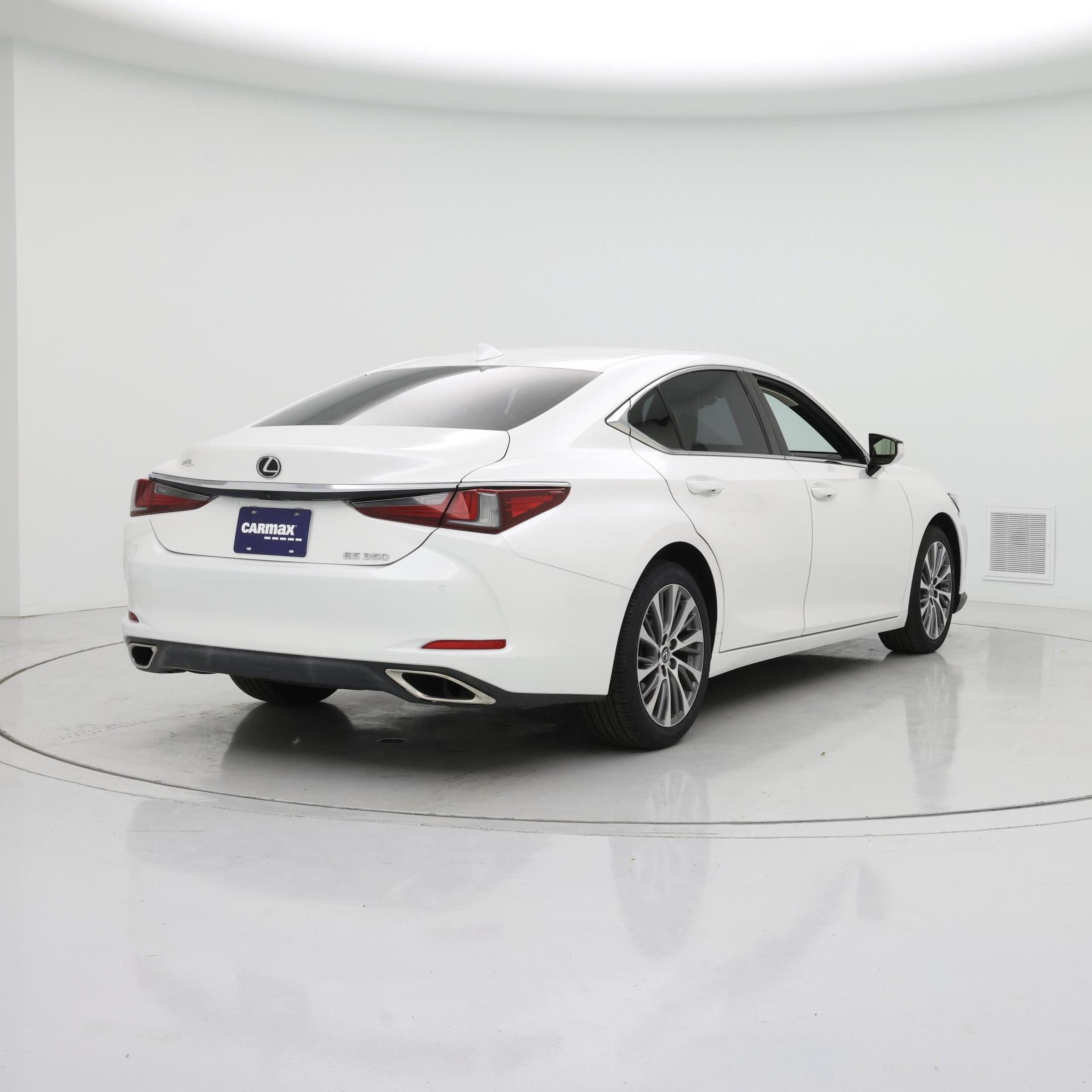 Thumbnail: 2019 Lexus ES - 8