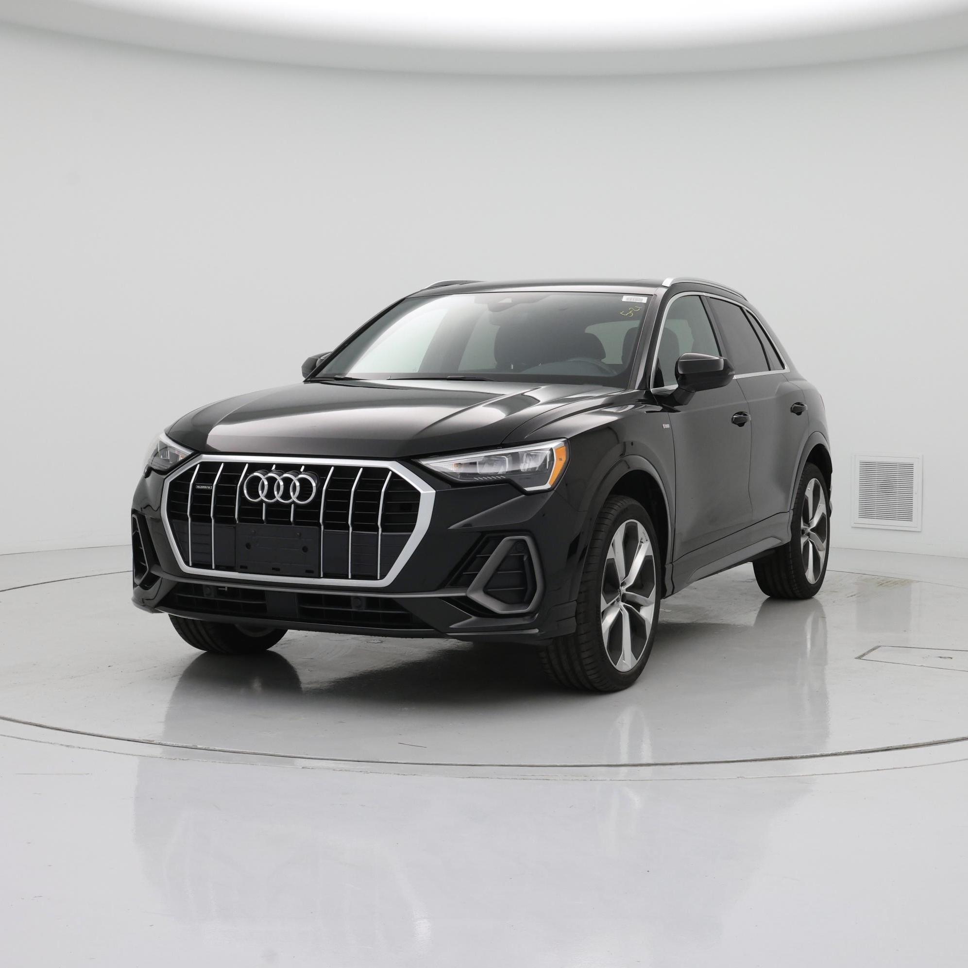 Thumbnail: 2021 Audi Q3 - 4