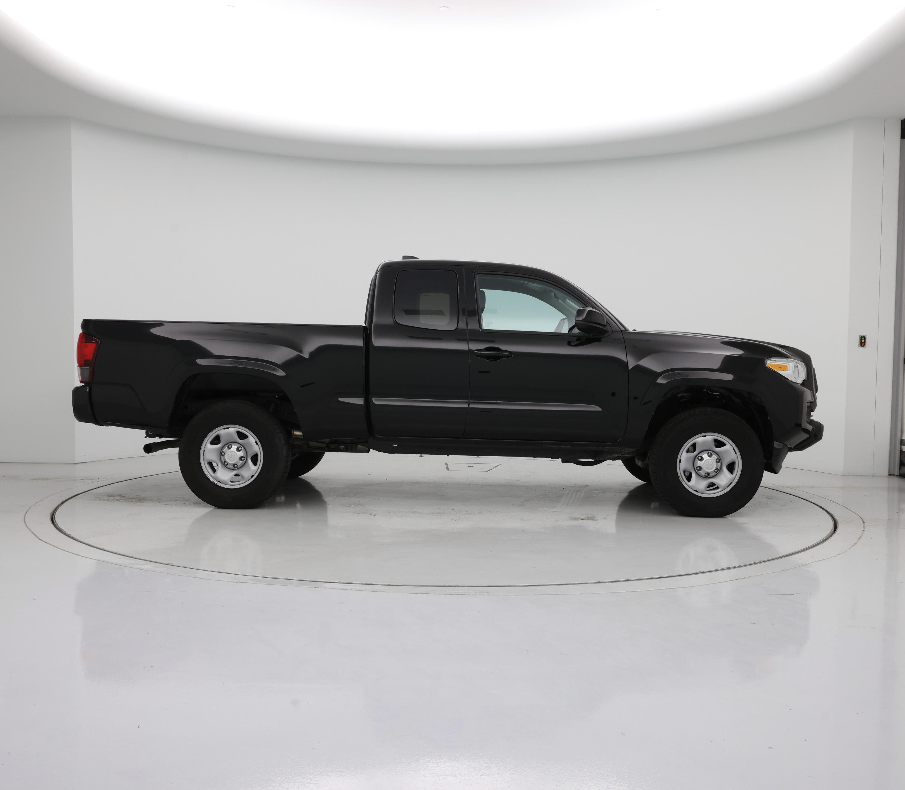 Thumbnail: 2023 Toyota Tacoma - 7