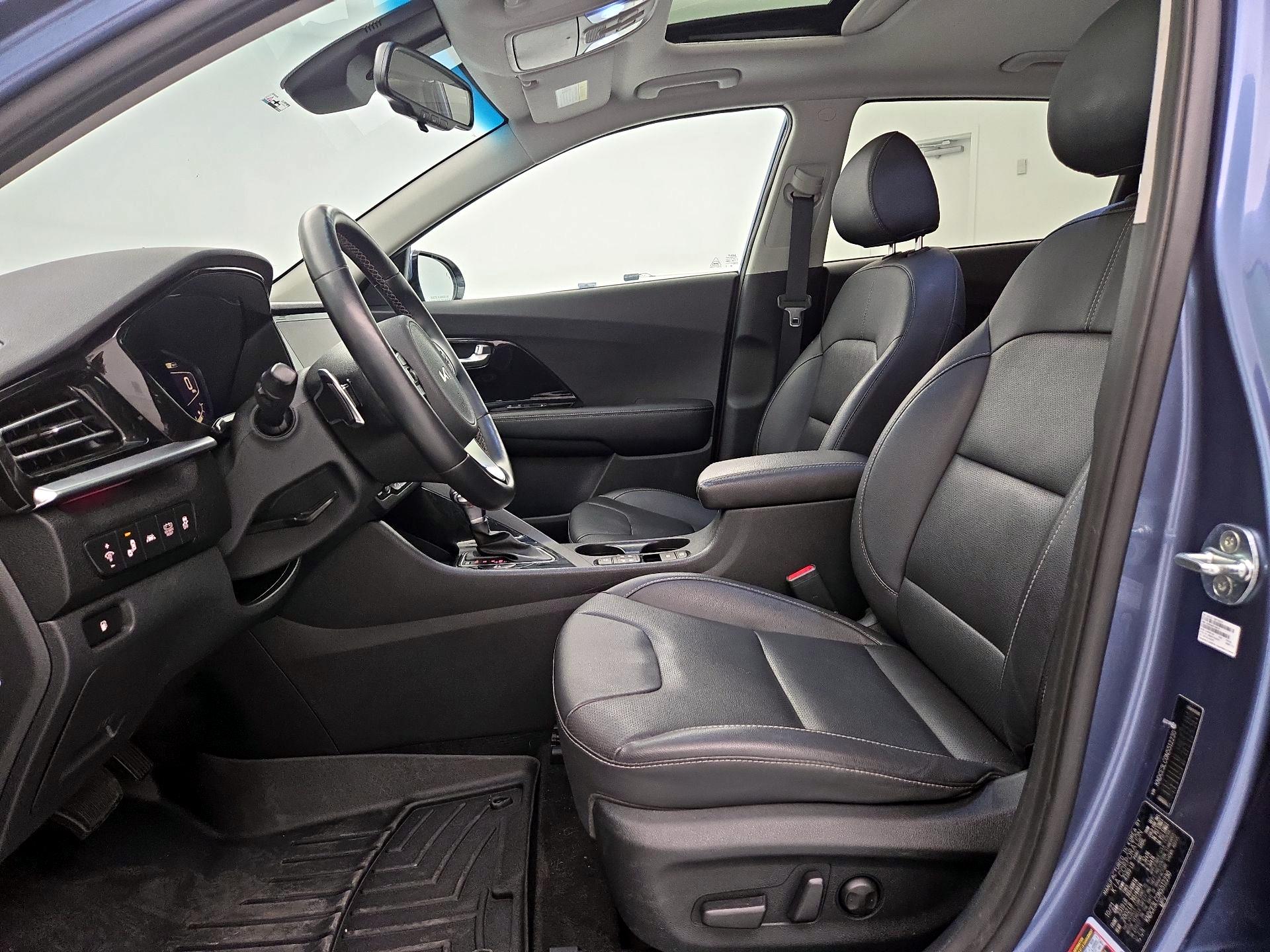 Thumbnail: 2022 Kia Niro - 11