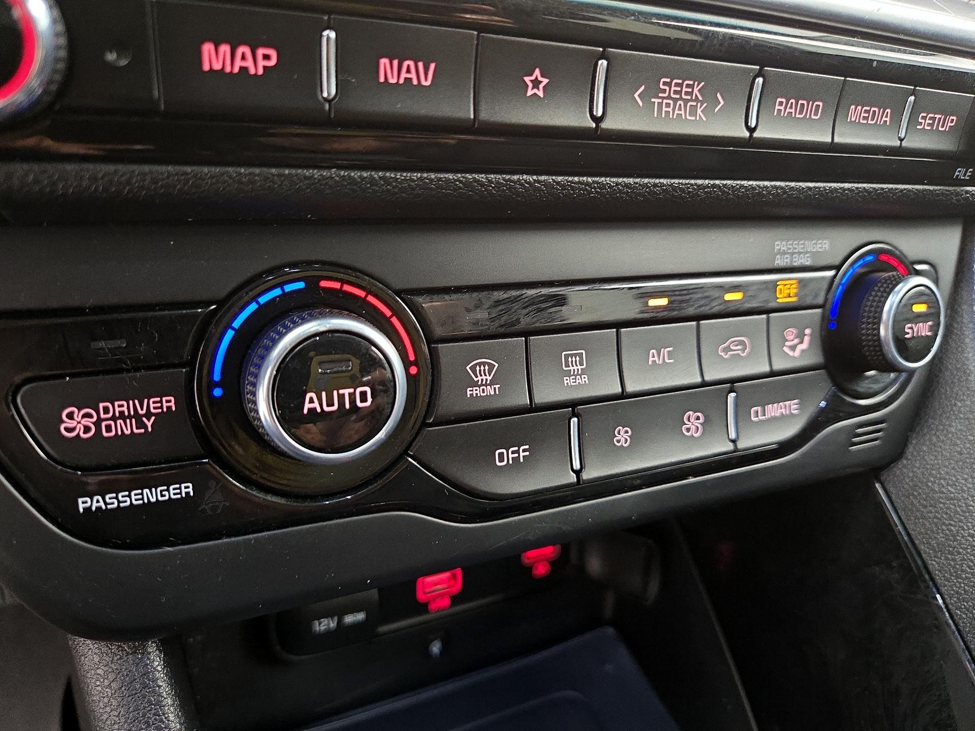 Thumbnail: 2022 Kia Niro - 17