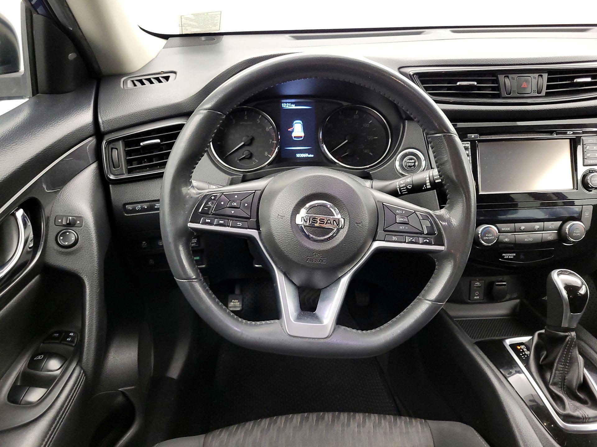 Thumbnail: 2017 Nissan Rogue - 10