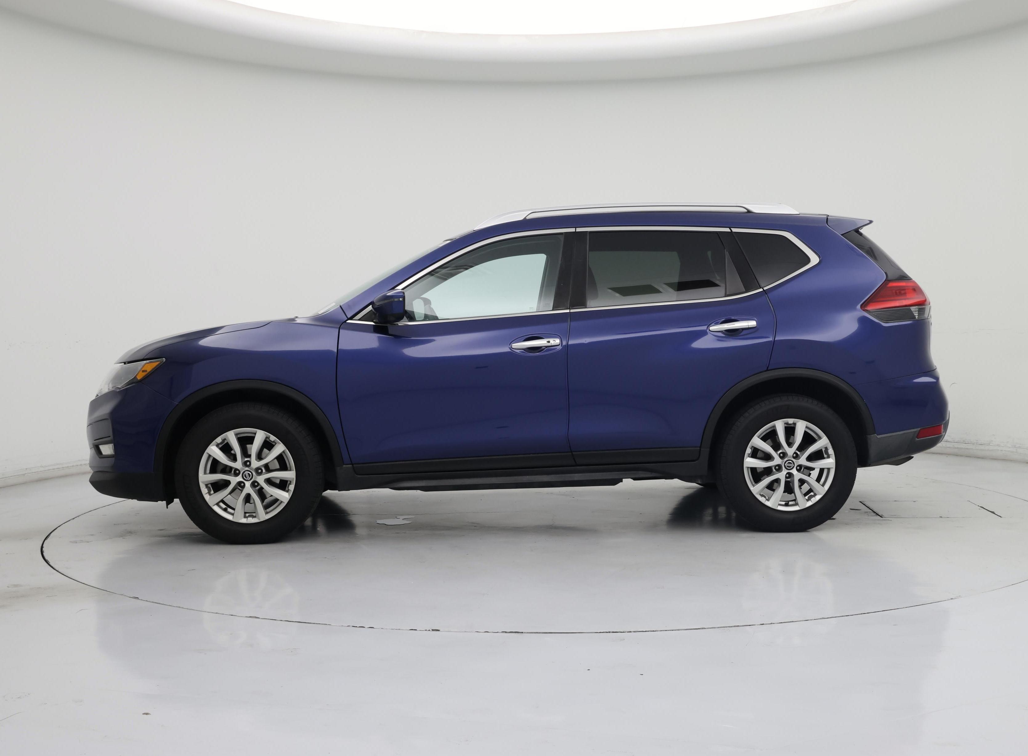 Thumbnail: 2017 Nissan Rogue - 3