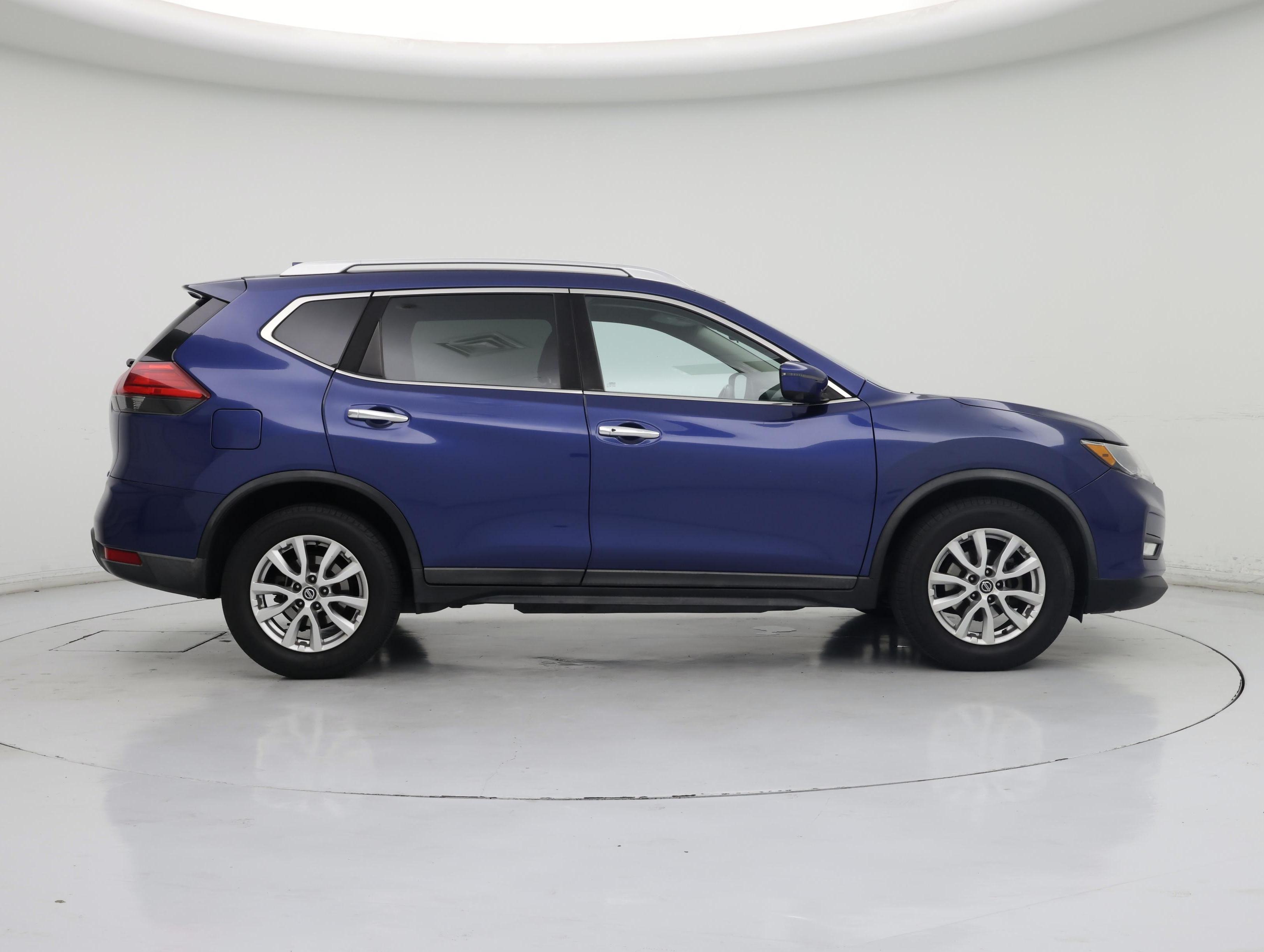 Thumbnail: 2017 Nissan Rogue - 7
