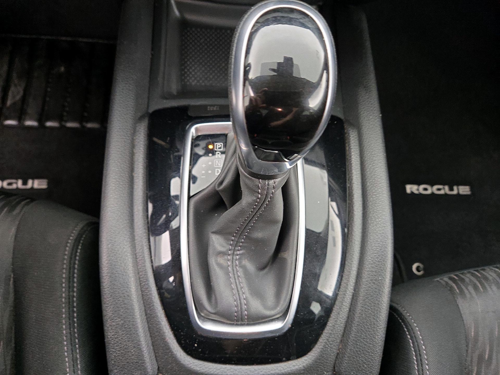 Thumbnail: 2020 Nissan Rogue - 17