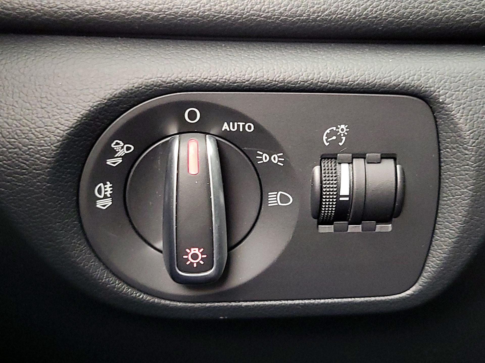 Thumbnail: 2016 Audi Q3 - 13