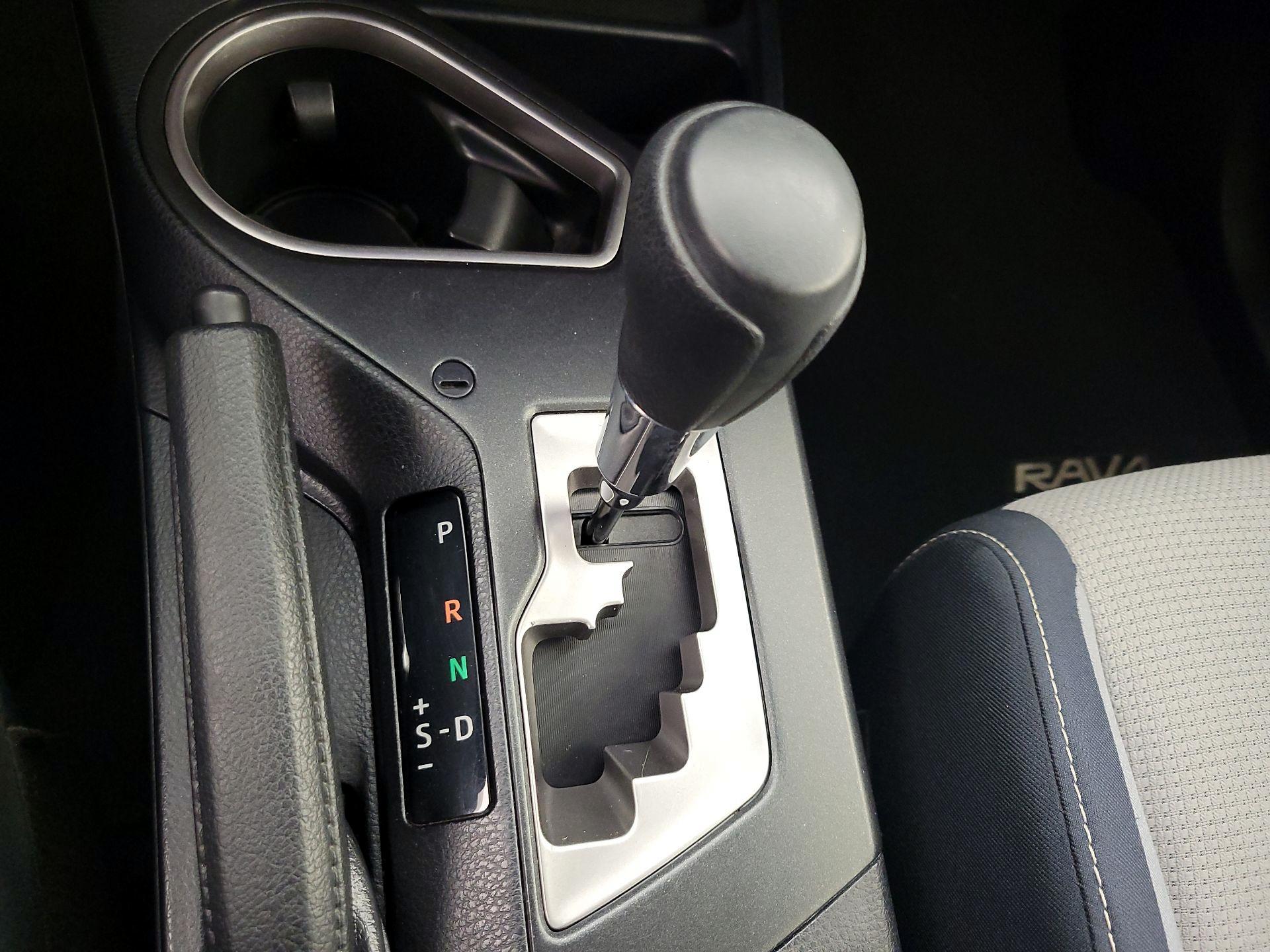 Thumbnail: 2016 Toyota RAV4 - 18