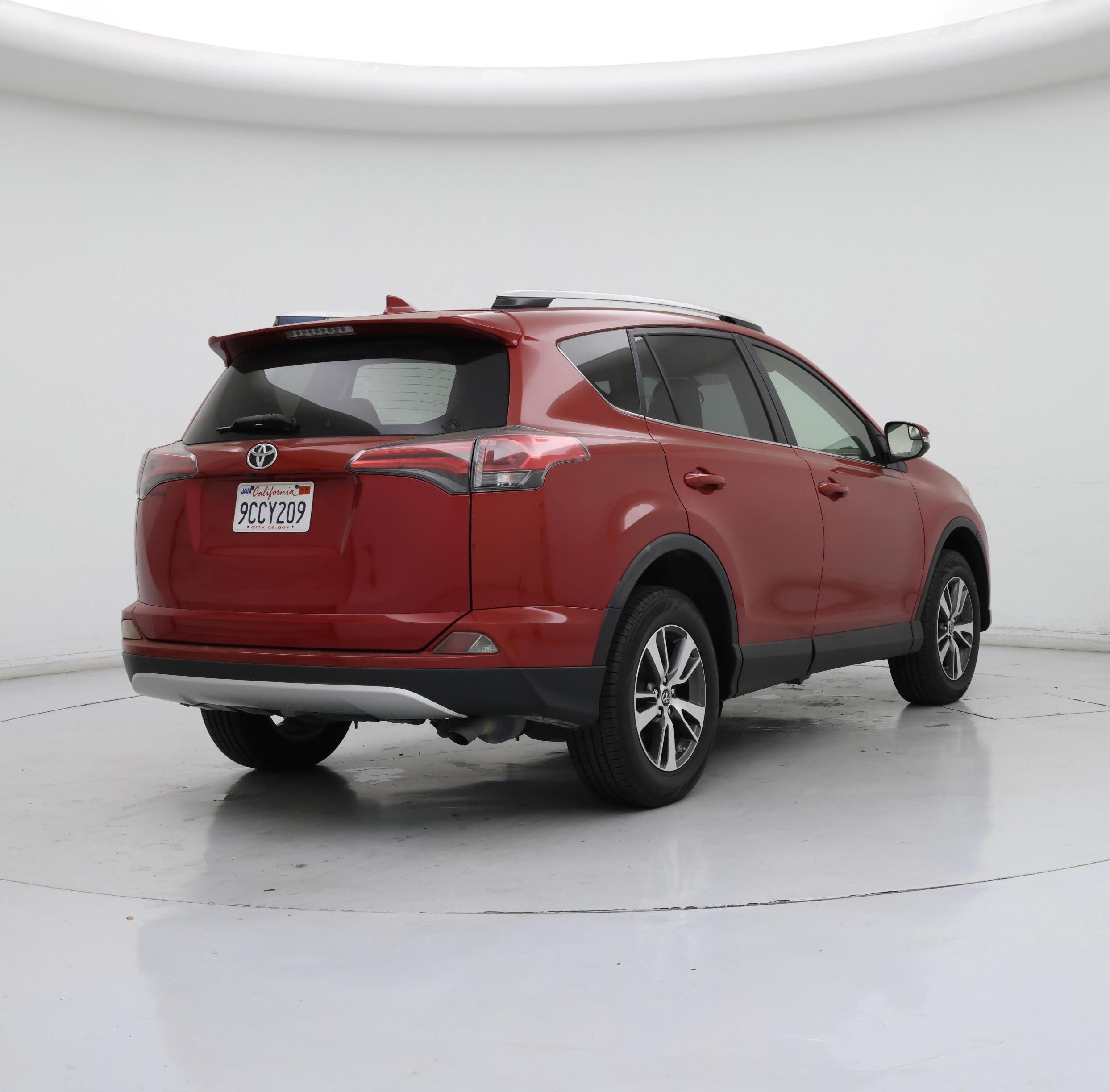 Thumbnail: 2016 Toyota RAV4 - 8