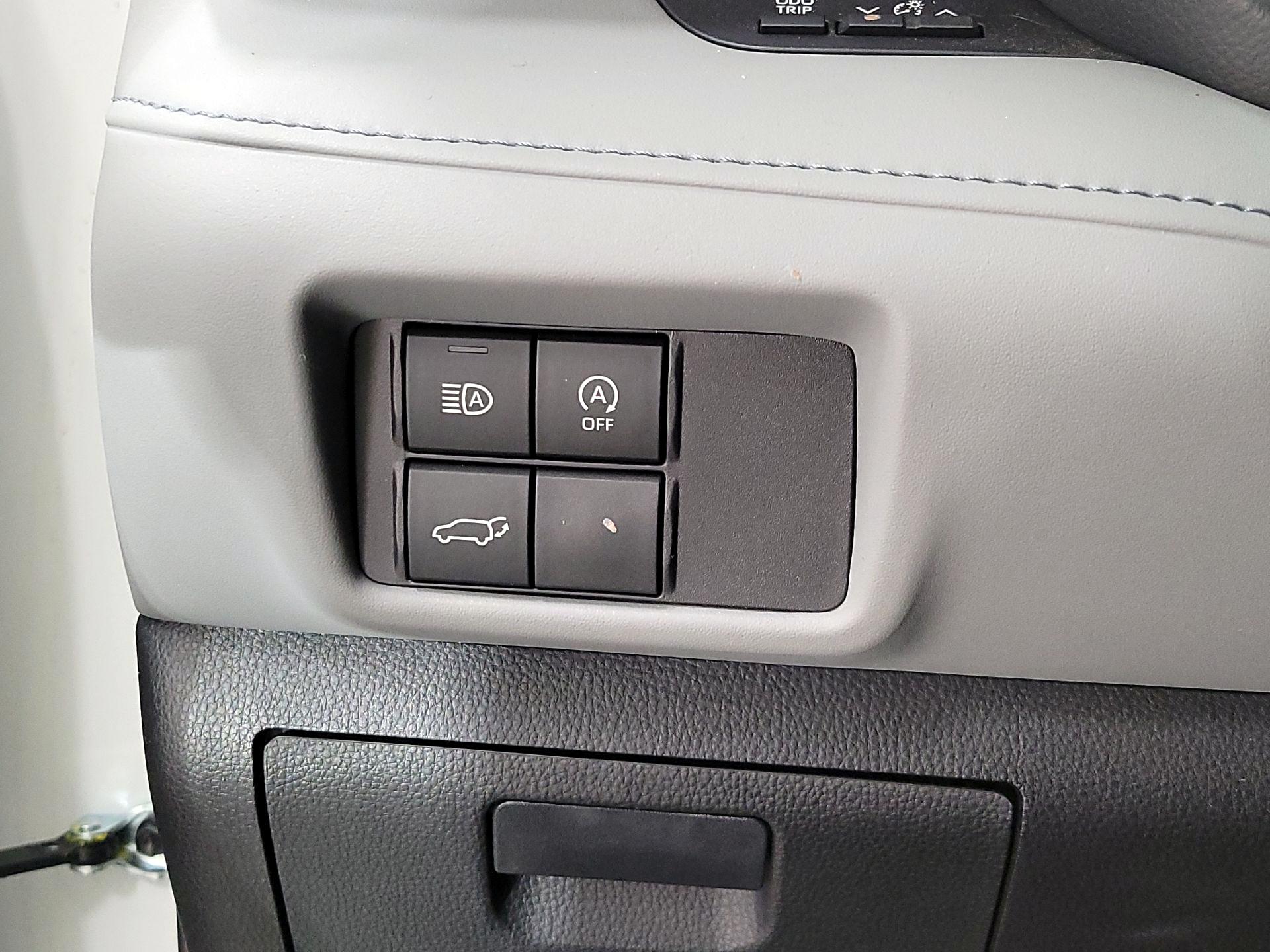 Thumbnail: 2023 Toyota Highlander - 13