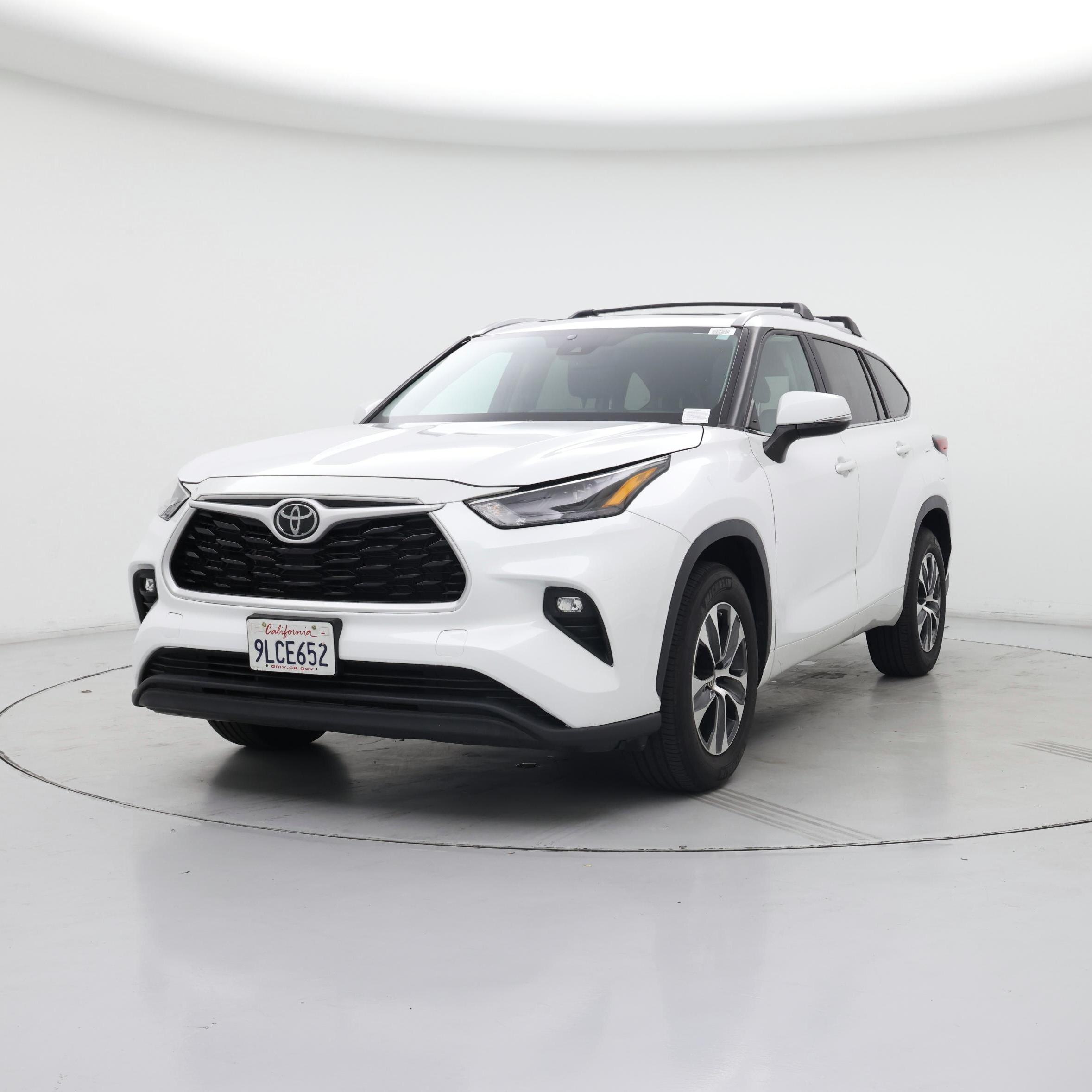 Thumbnail: 2023 Toyota Highlander - 4