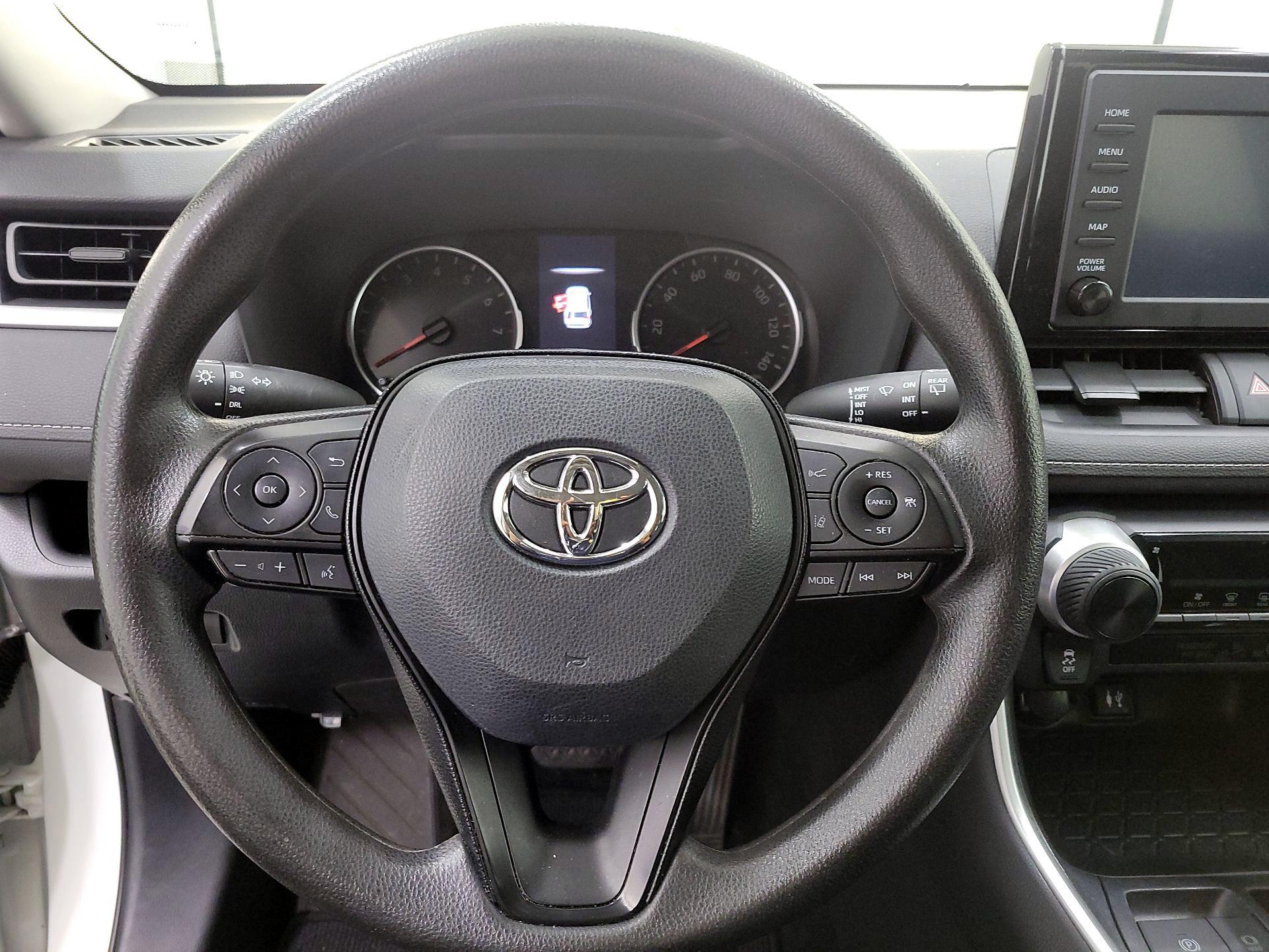 Thumbnail: 2019 Toyota RAV4 - 10