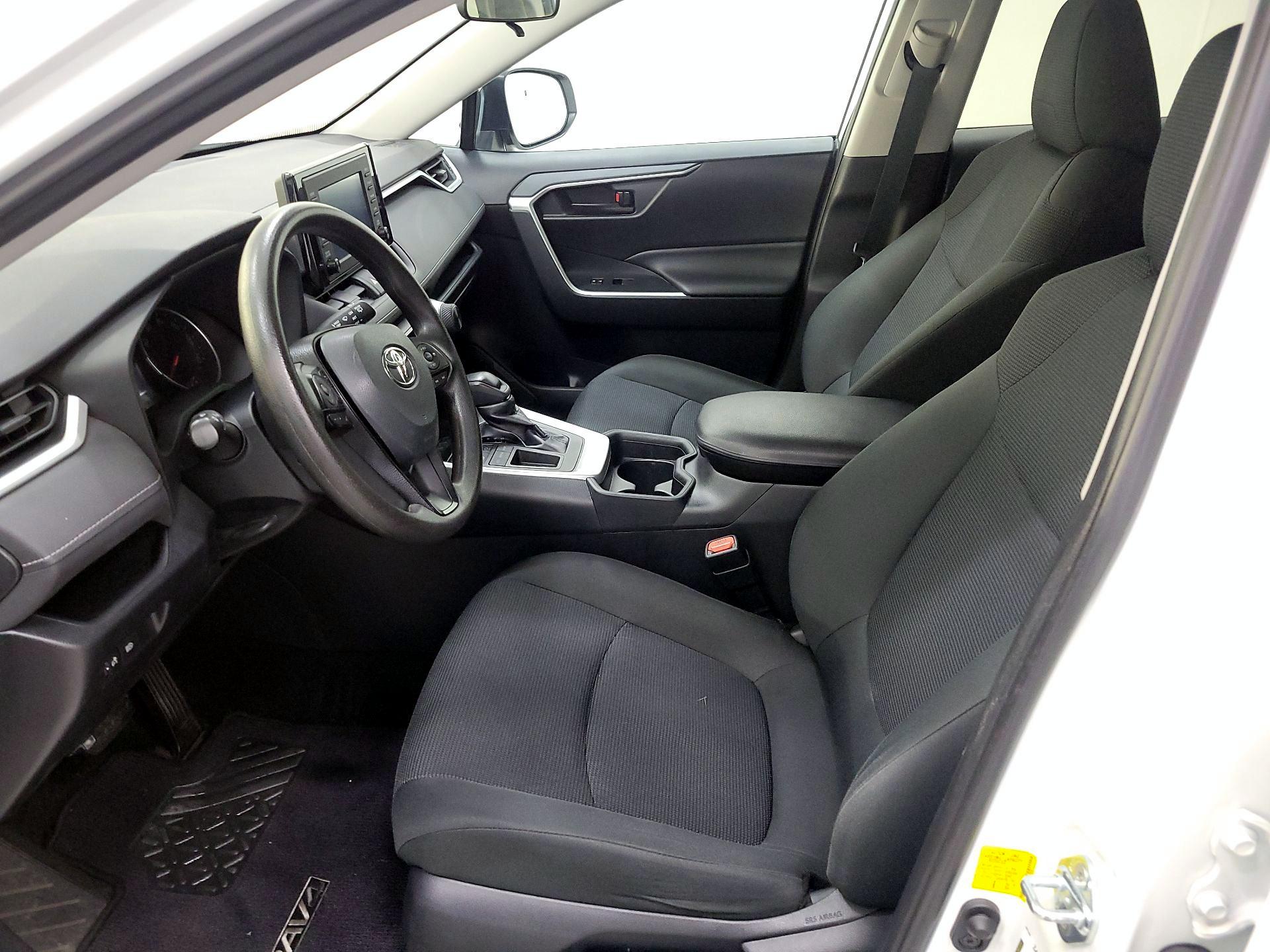 Thumbnail: 2019 Toyota RAV4 - 11