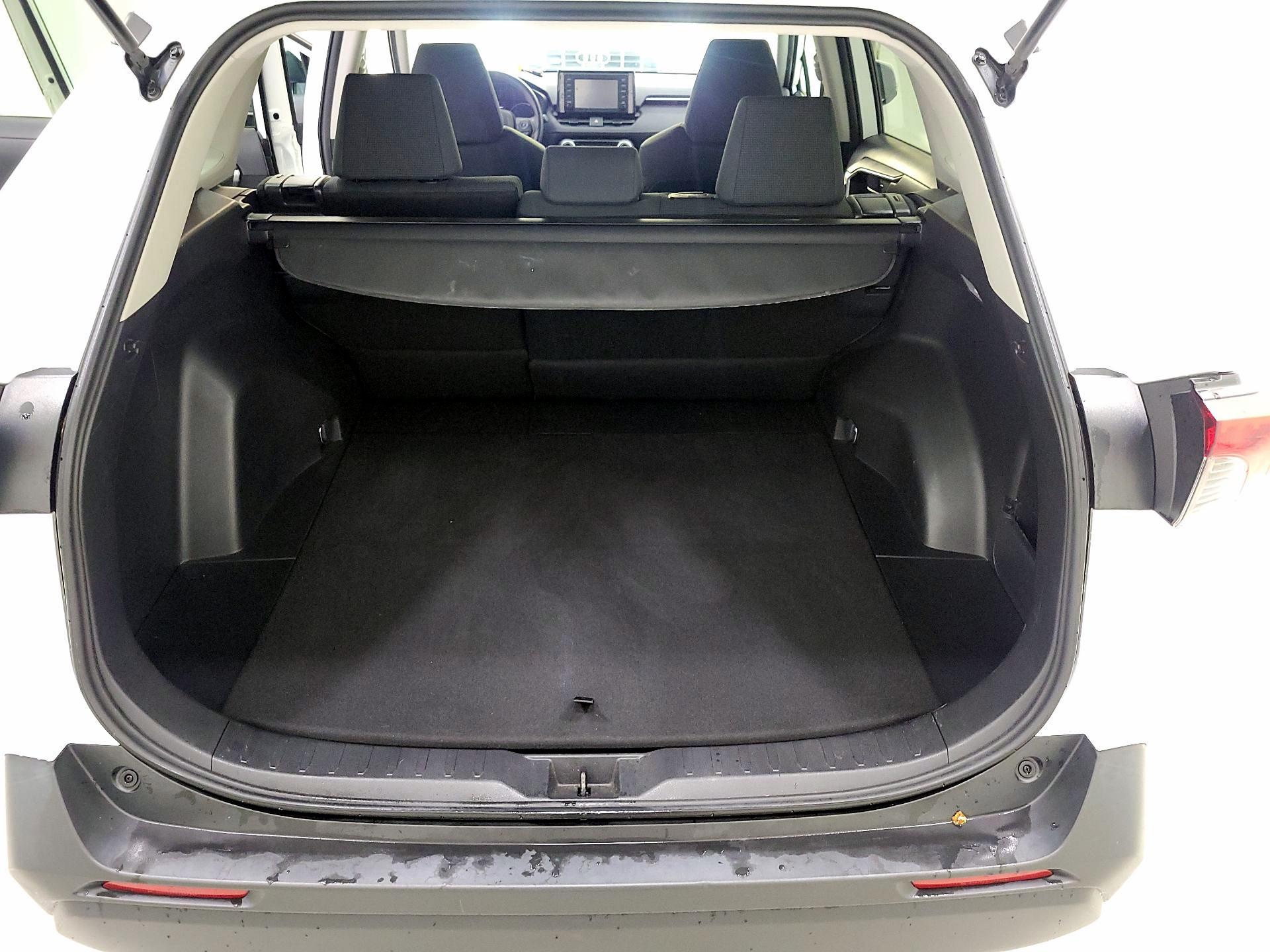 Thumbnail: 2019 Toyota RAV4 - 20