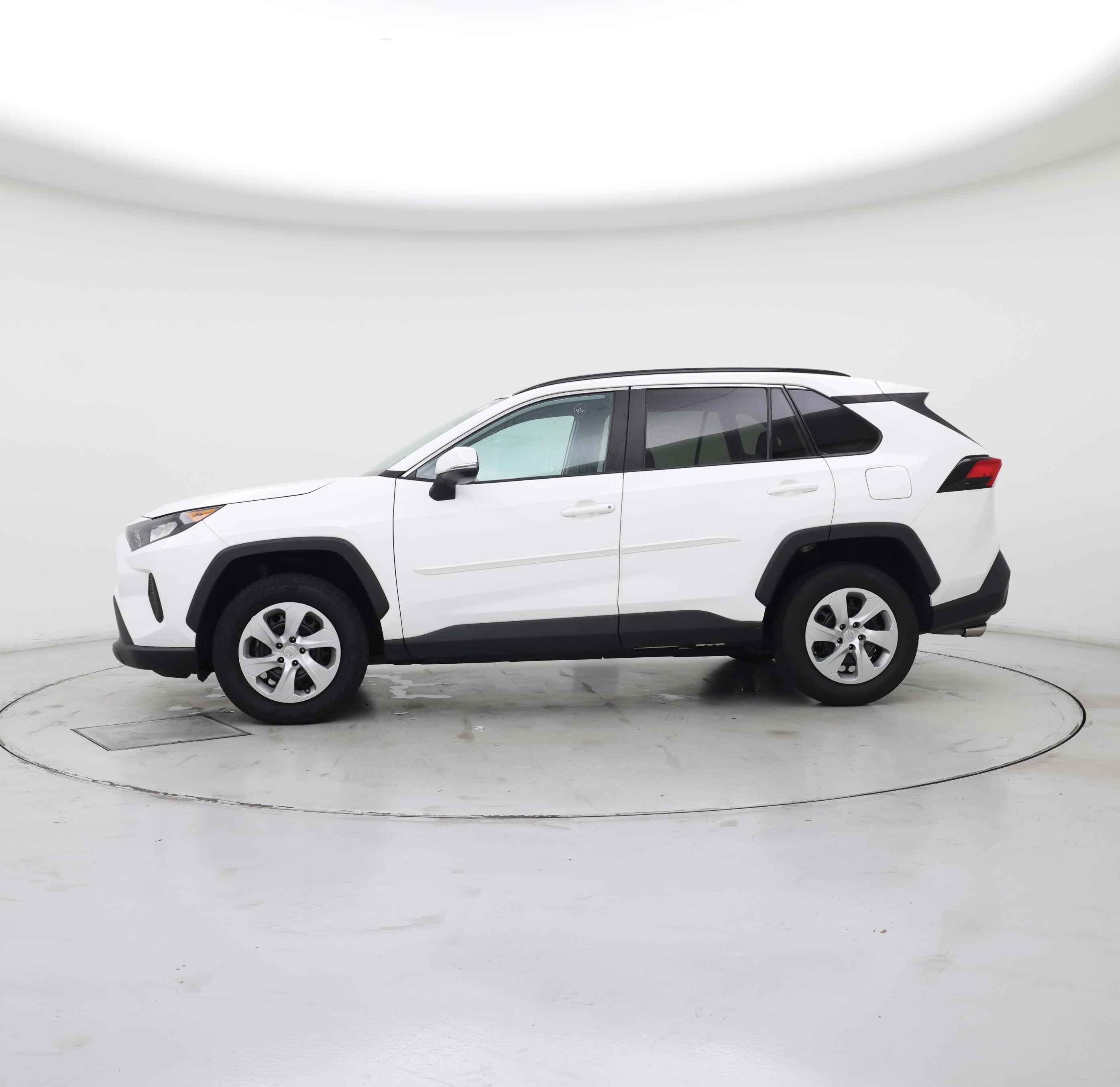 Thumbnail: 2019 Toyota RAV4 - 3