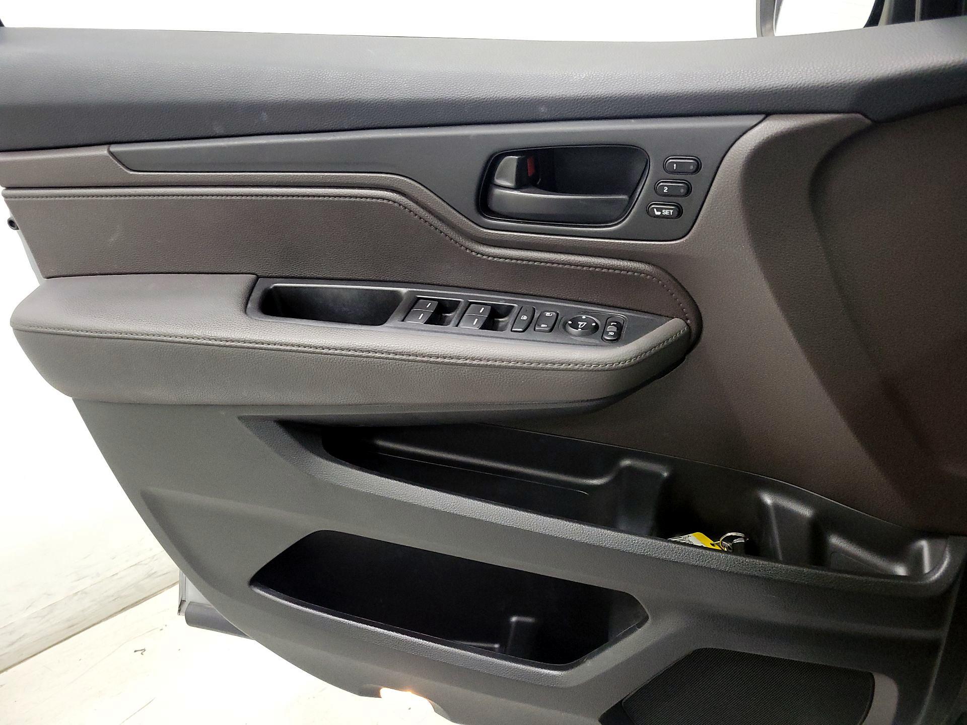 Thumbnail: 2020 Honda Odyssey - 12