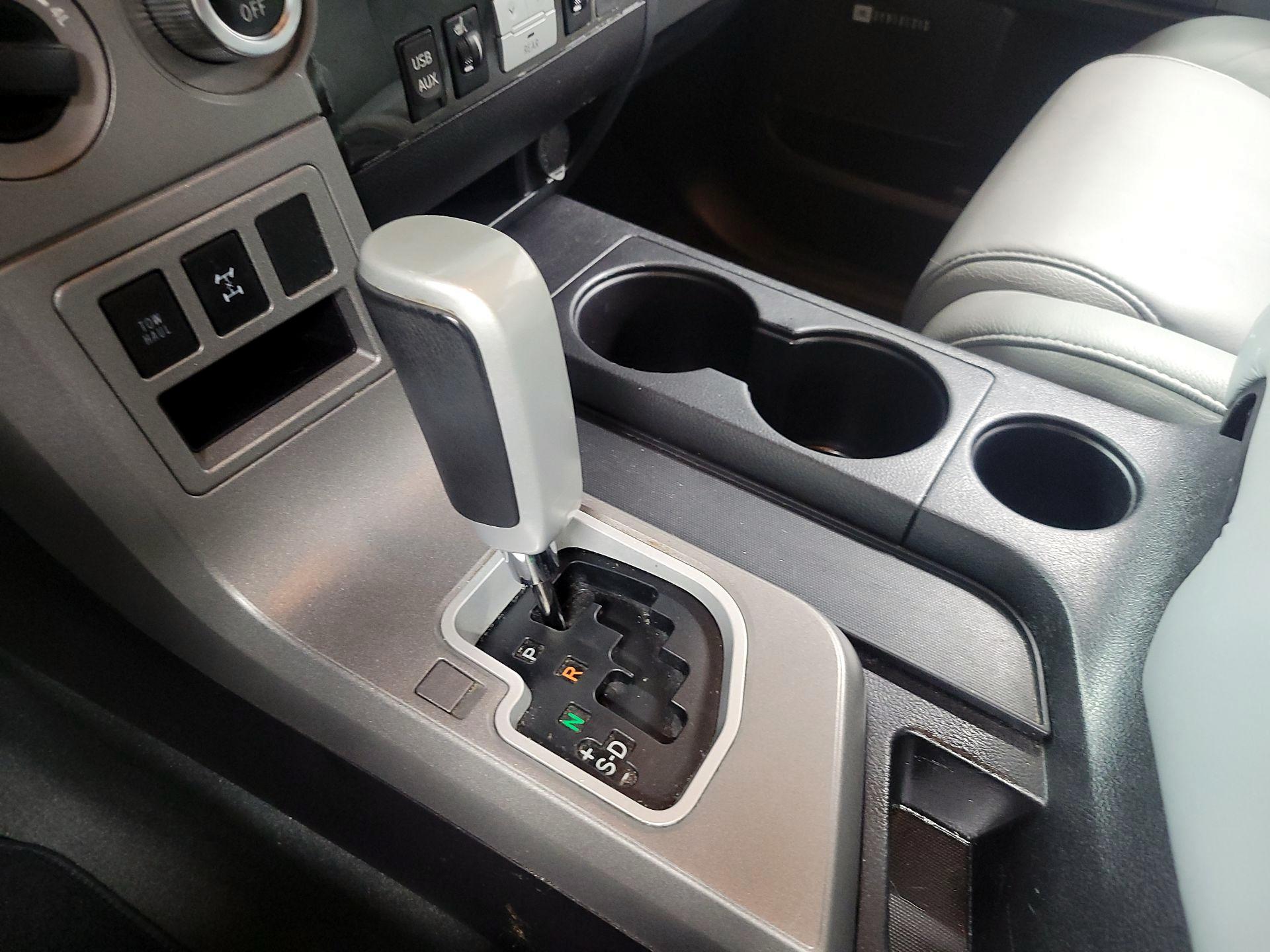 Thumbnail: 2016 Toyota Sequoia - 17
