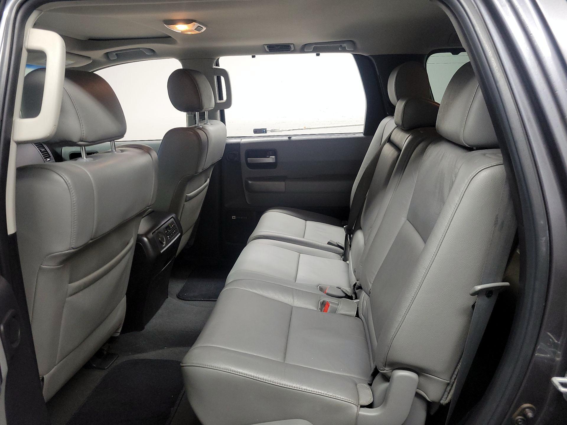 Thumbnail: 2016 Toyota Sequoia - 18