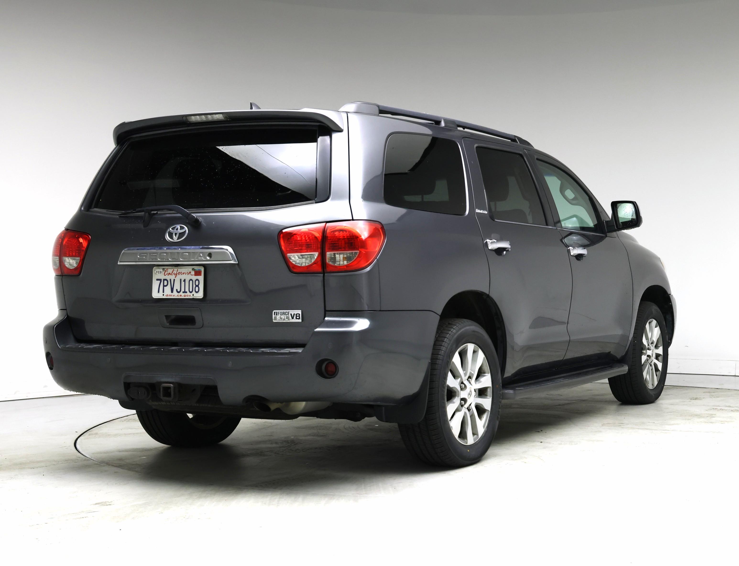 Thumbnail: 2016 Toyota Sequoia - 8