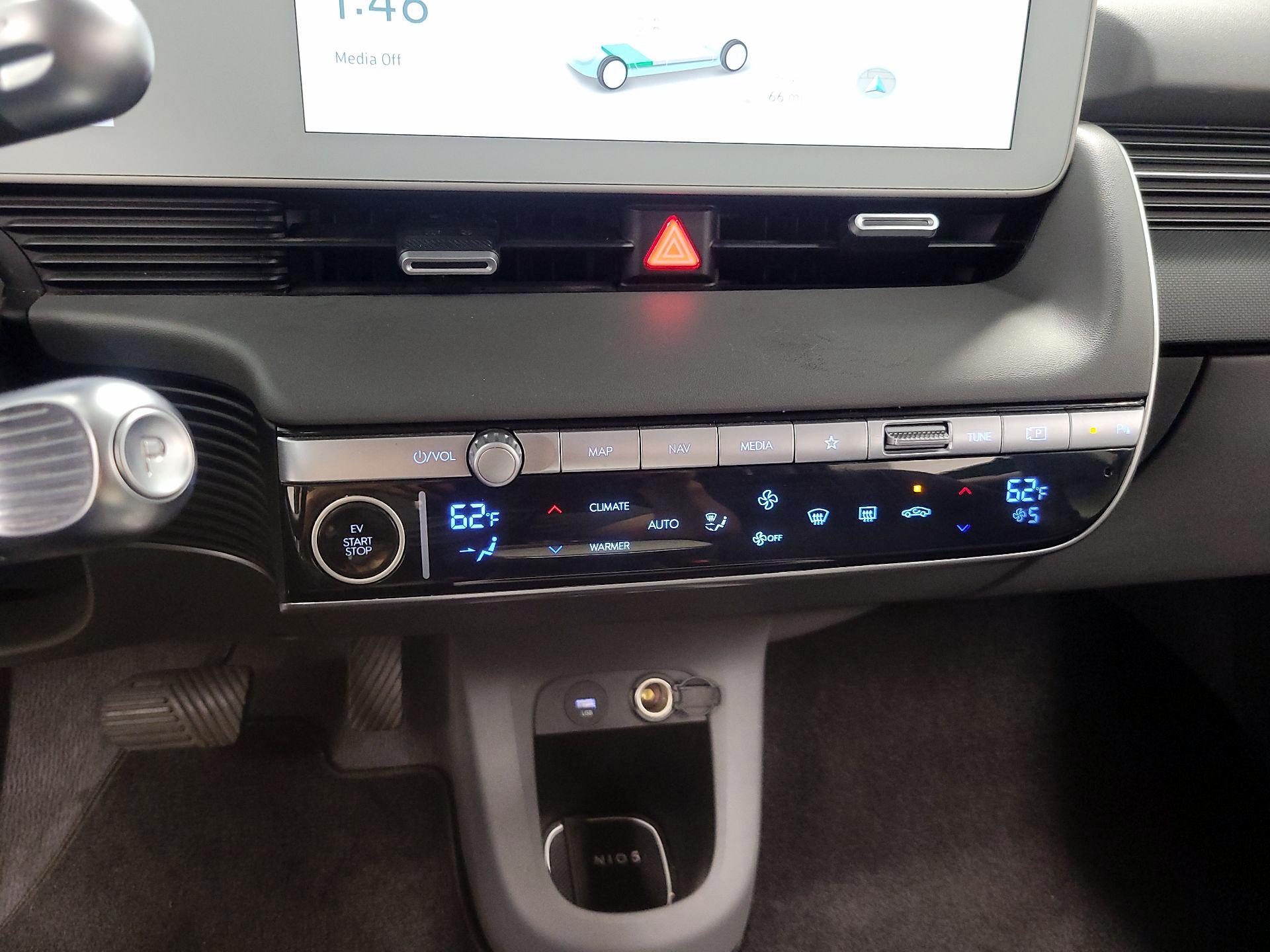 Thumbnail: 2022 Hyundai Ioniq 5 - 17