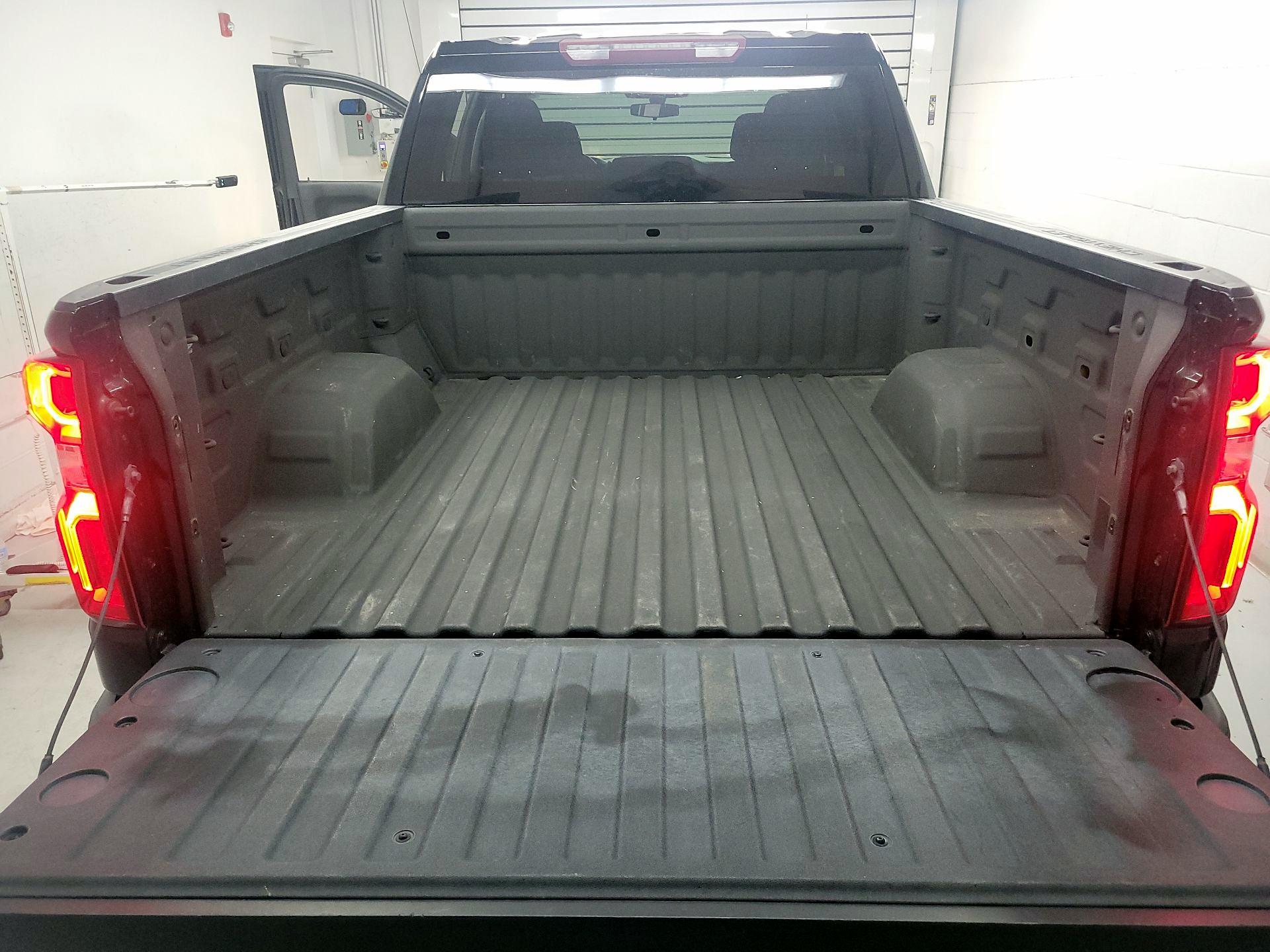 Thumbnail: 2021 Chevrolet Silverado 1500 - 18