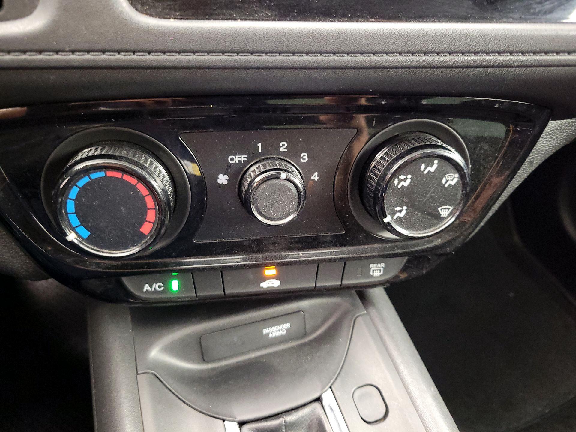 Thumbnail: 2016 Honda HR-V - 16