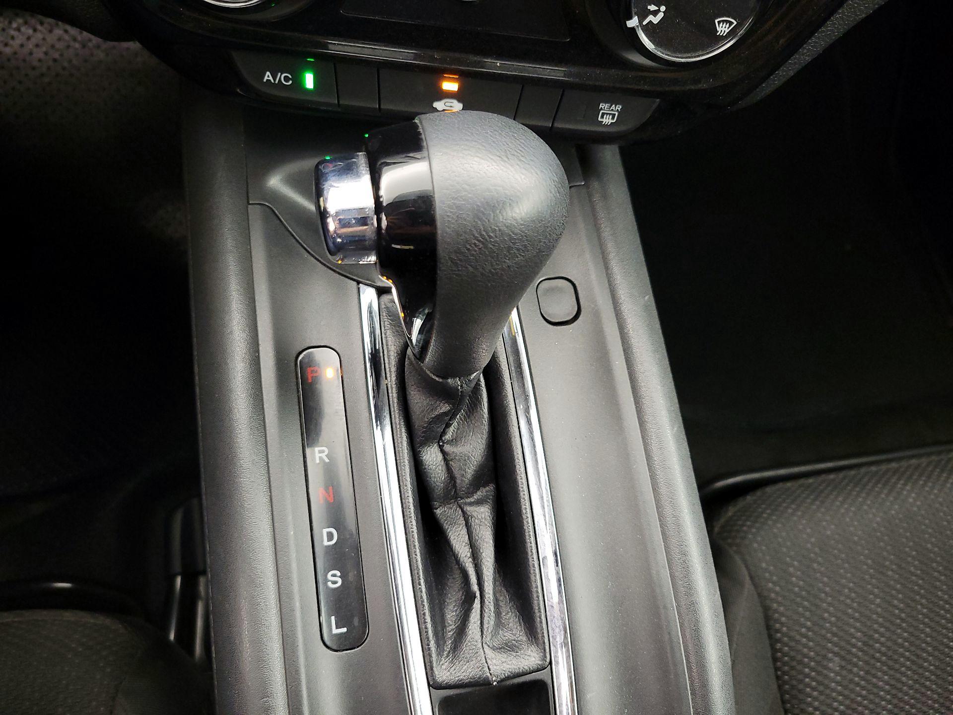 Thumbnail: 2016 Honda HR-V - 17