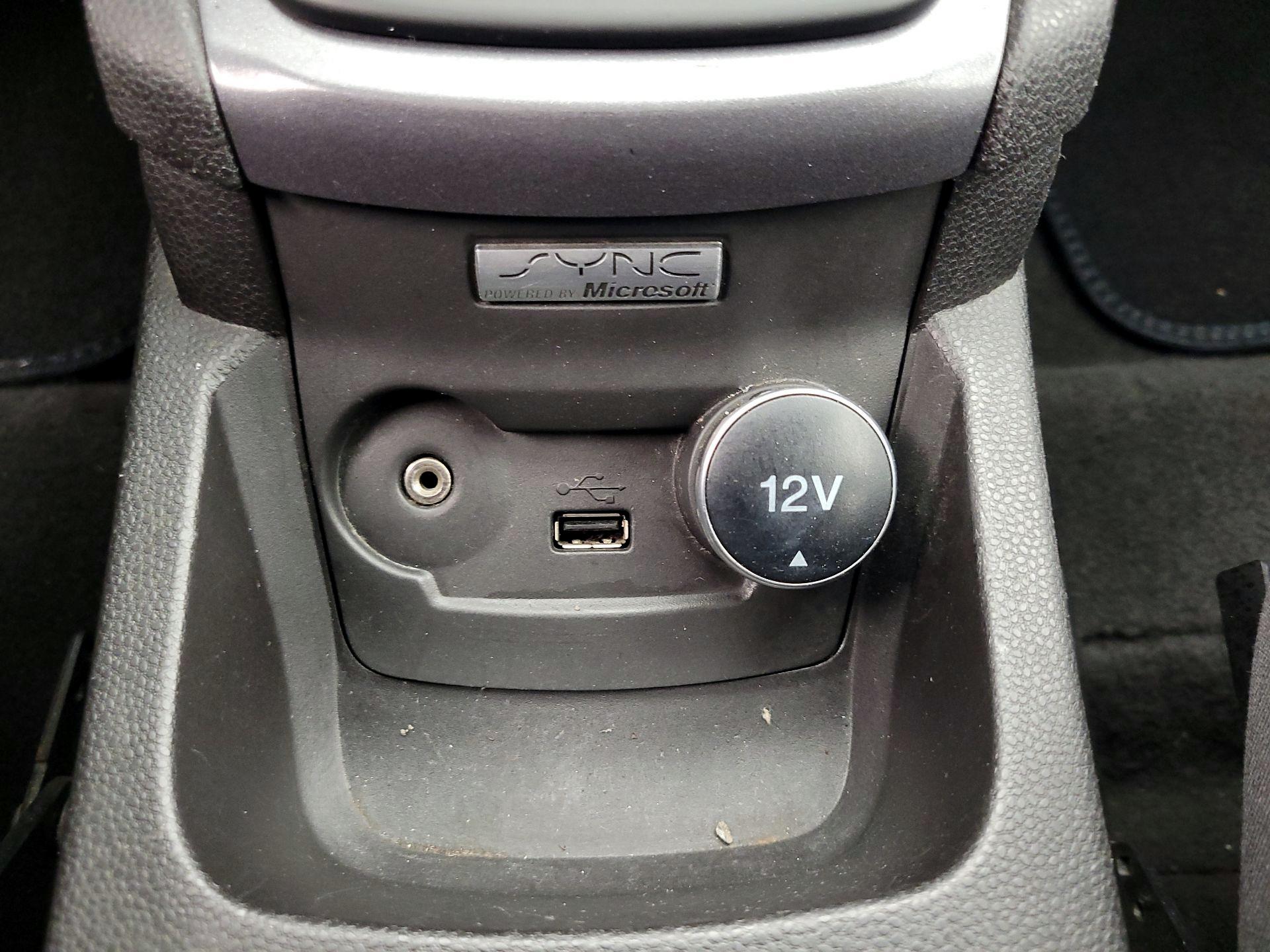 Thumbnail: 2014 Ford Fiesta - 17