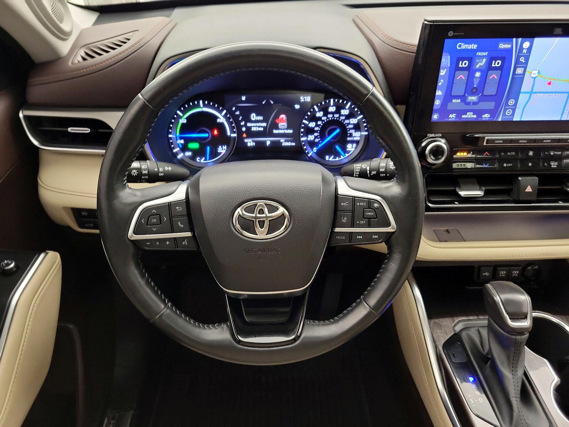 Thumbnail: 2021 Toyota Highlander - 10