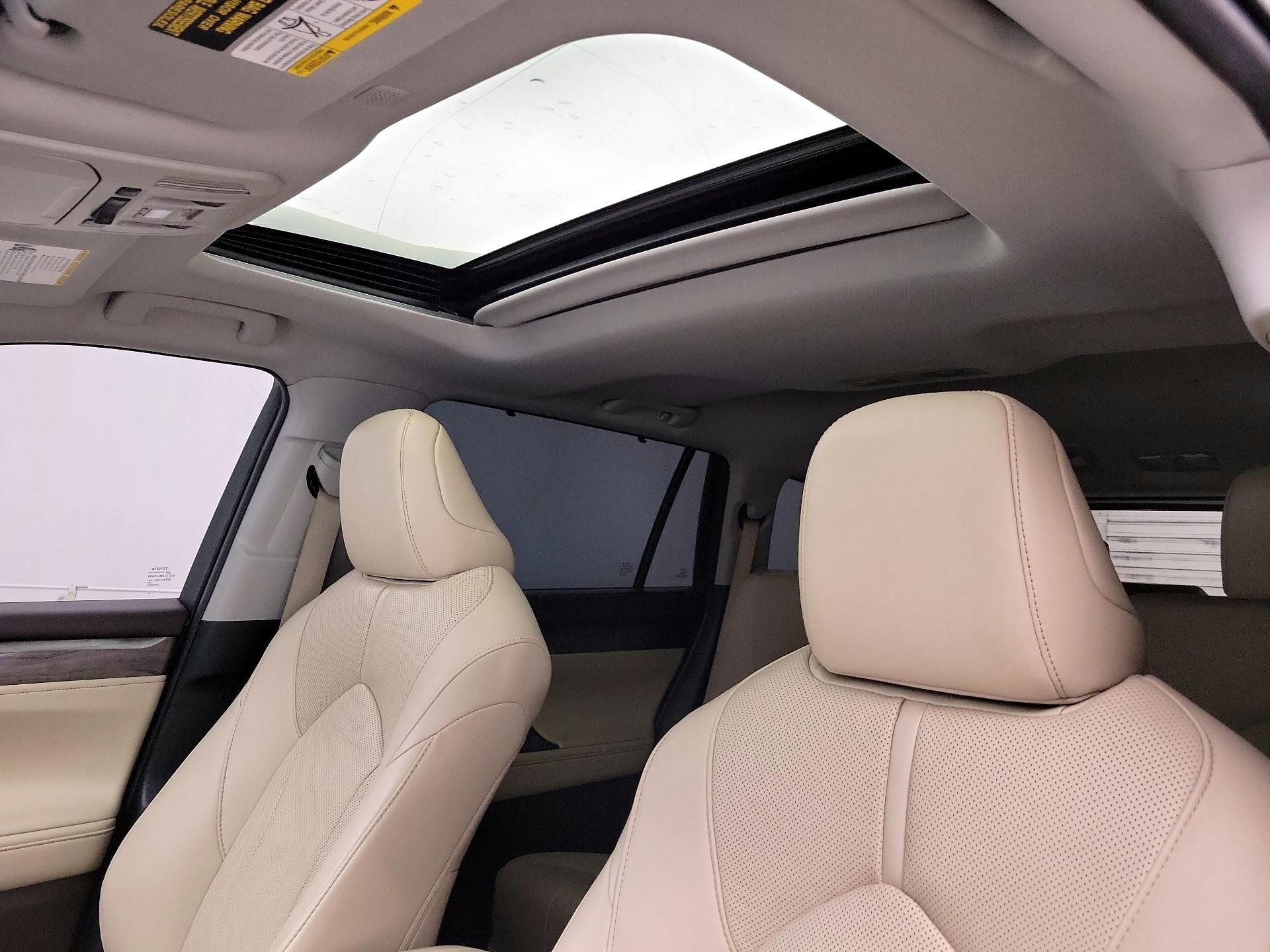 Thumbnail: 2021 Toyota Highlander - 20
