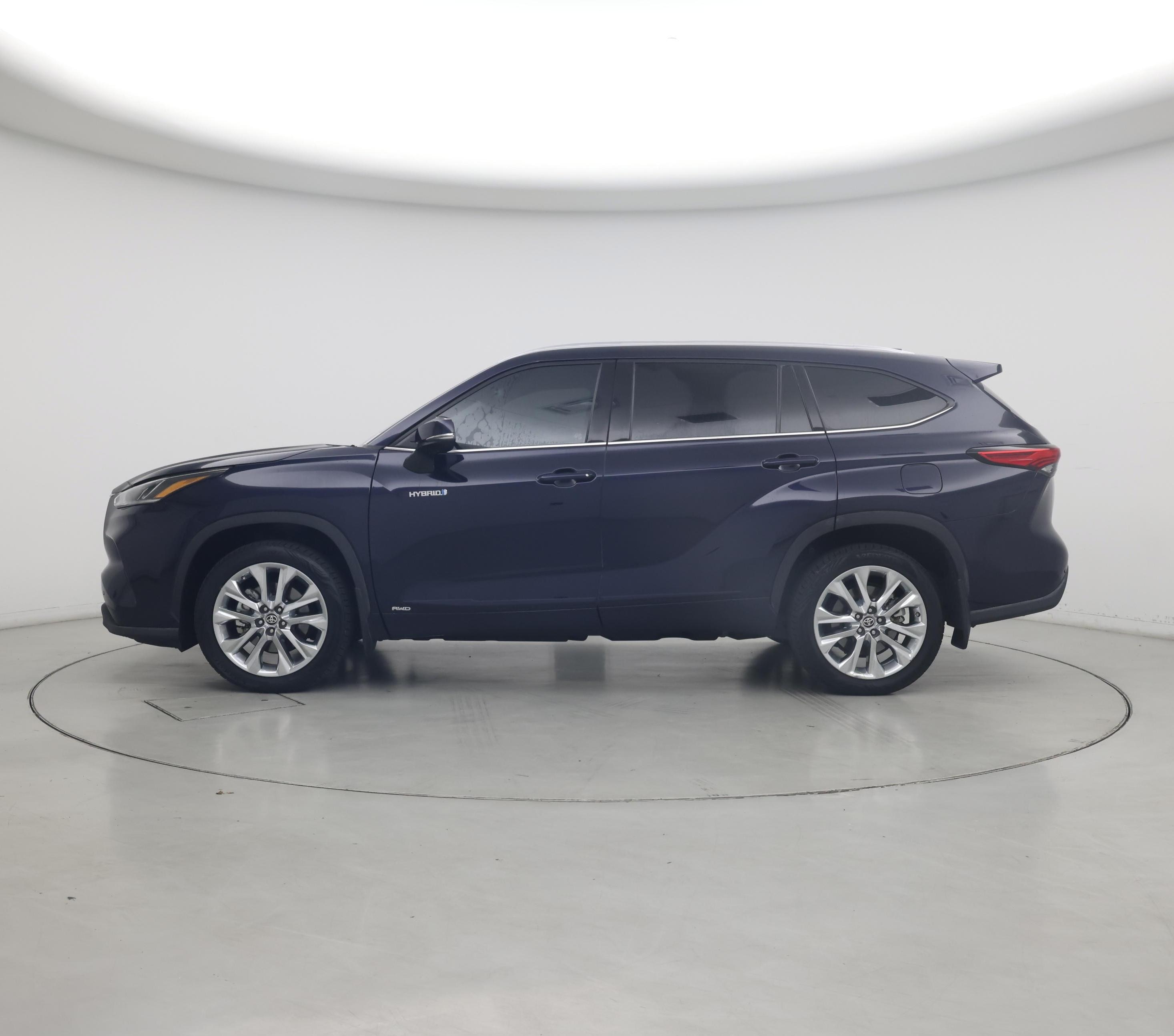Thumbnail: 2021 Toyota Highlander - 3