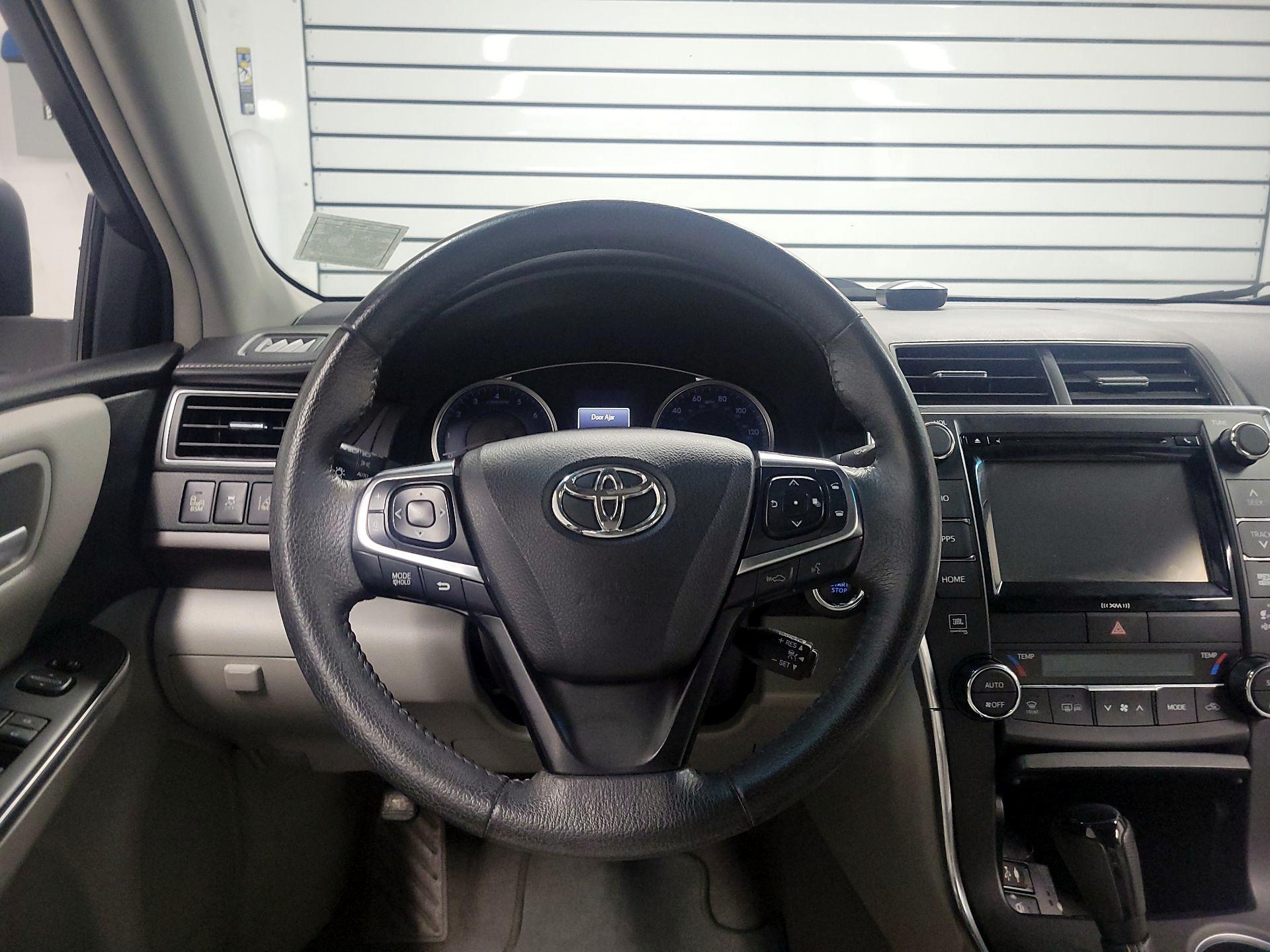 Thumbnail: 2017 Toyota Camry - 10