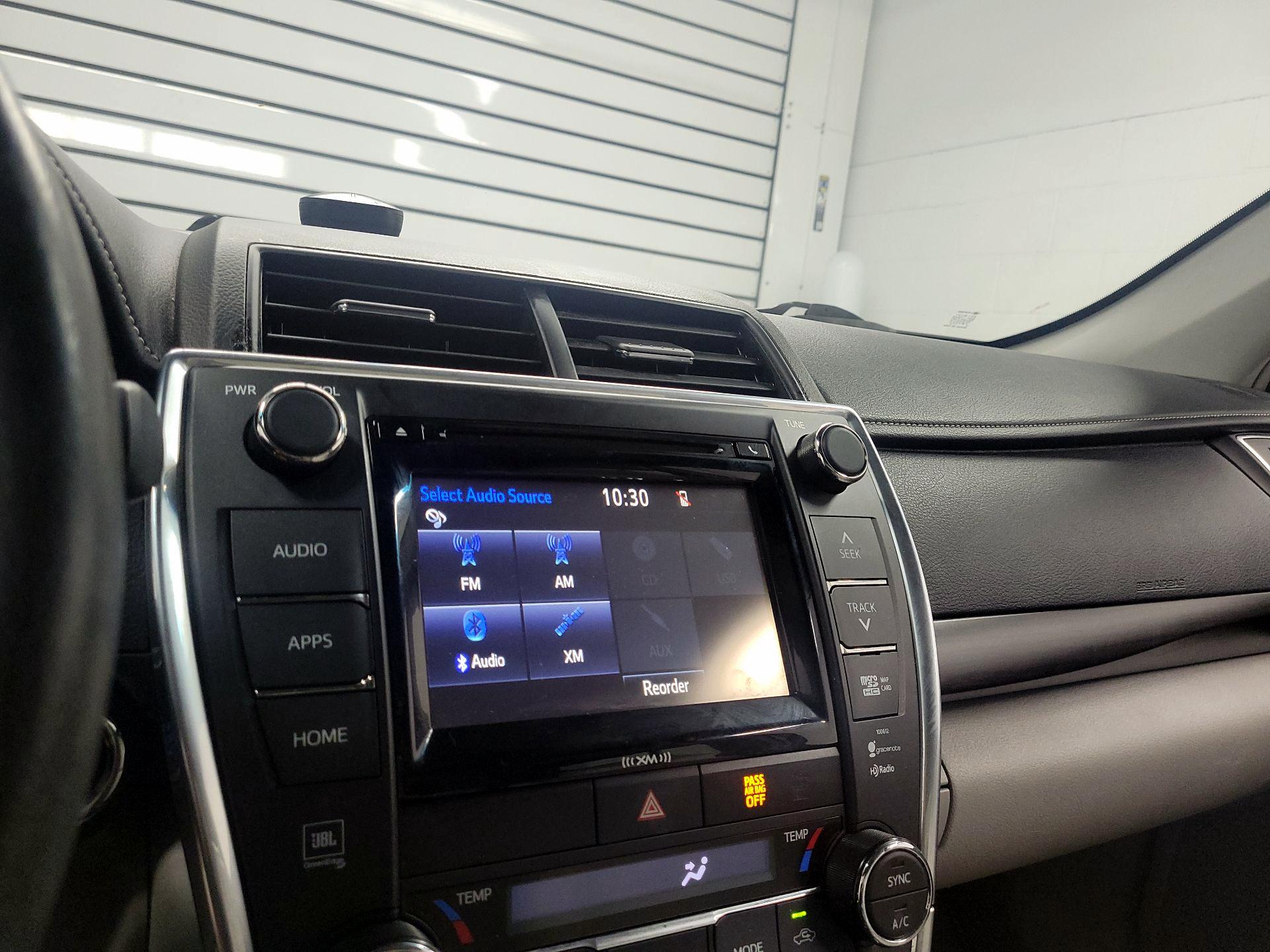 Thumbnail: 2017 Toyota Camry - 15