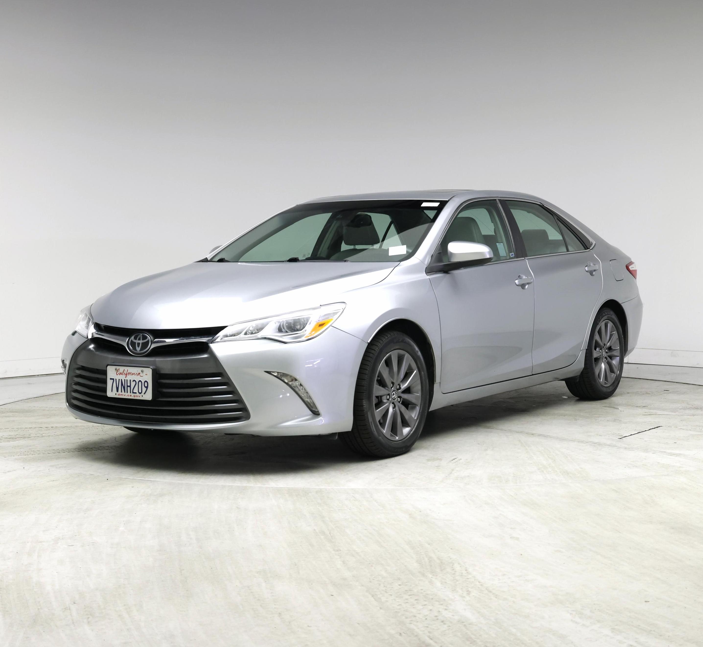 Thumbnail: 2017 Toyota Camry - 4