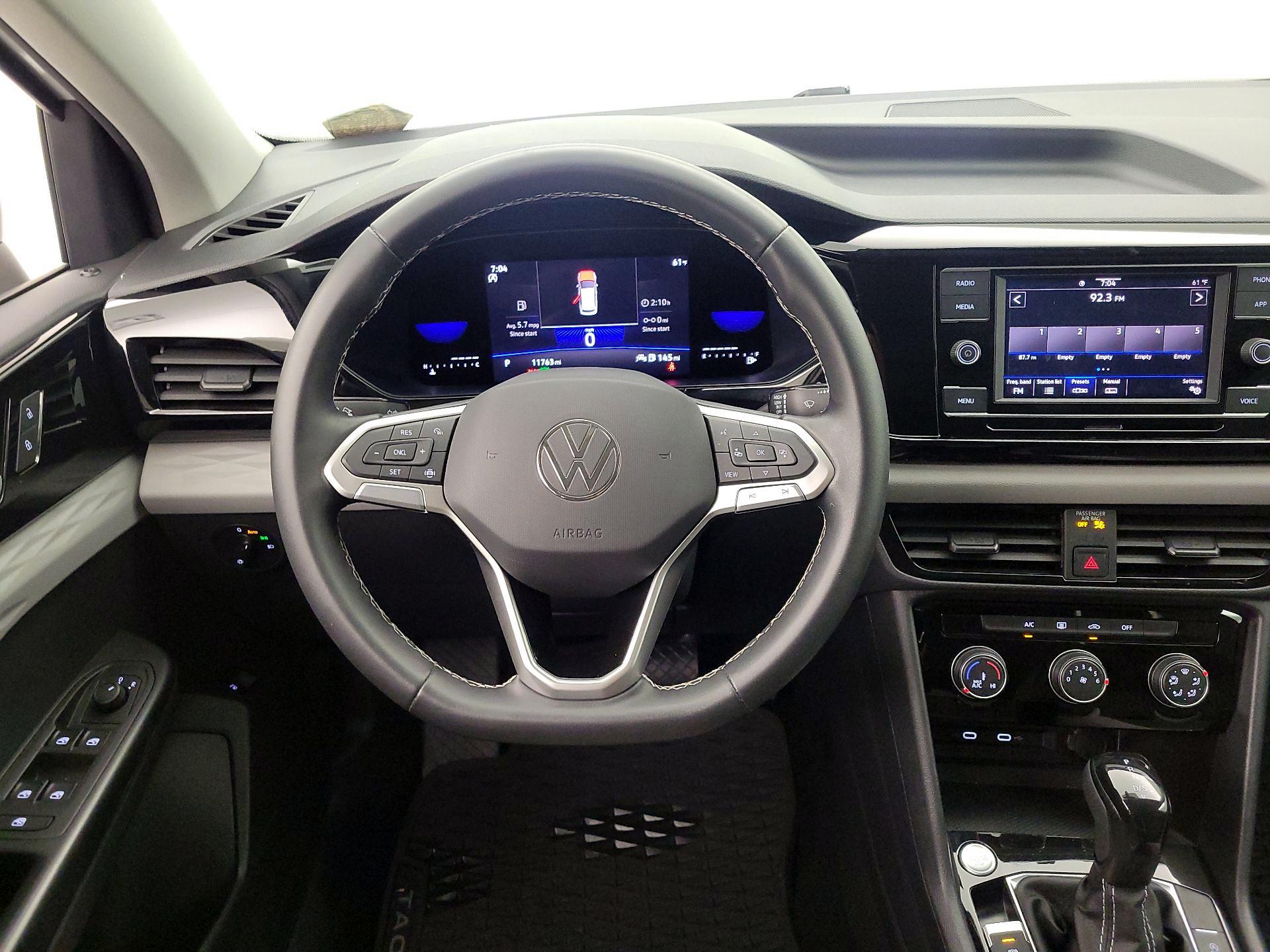 Thumbnail: 2023 Volkswagen Taos - 10