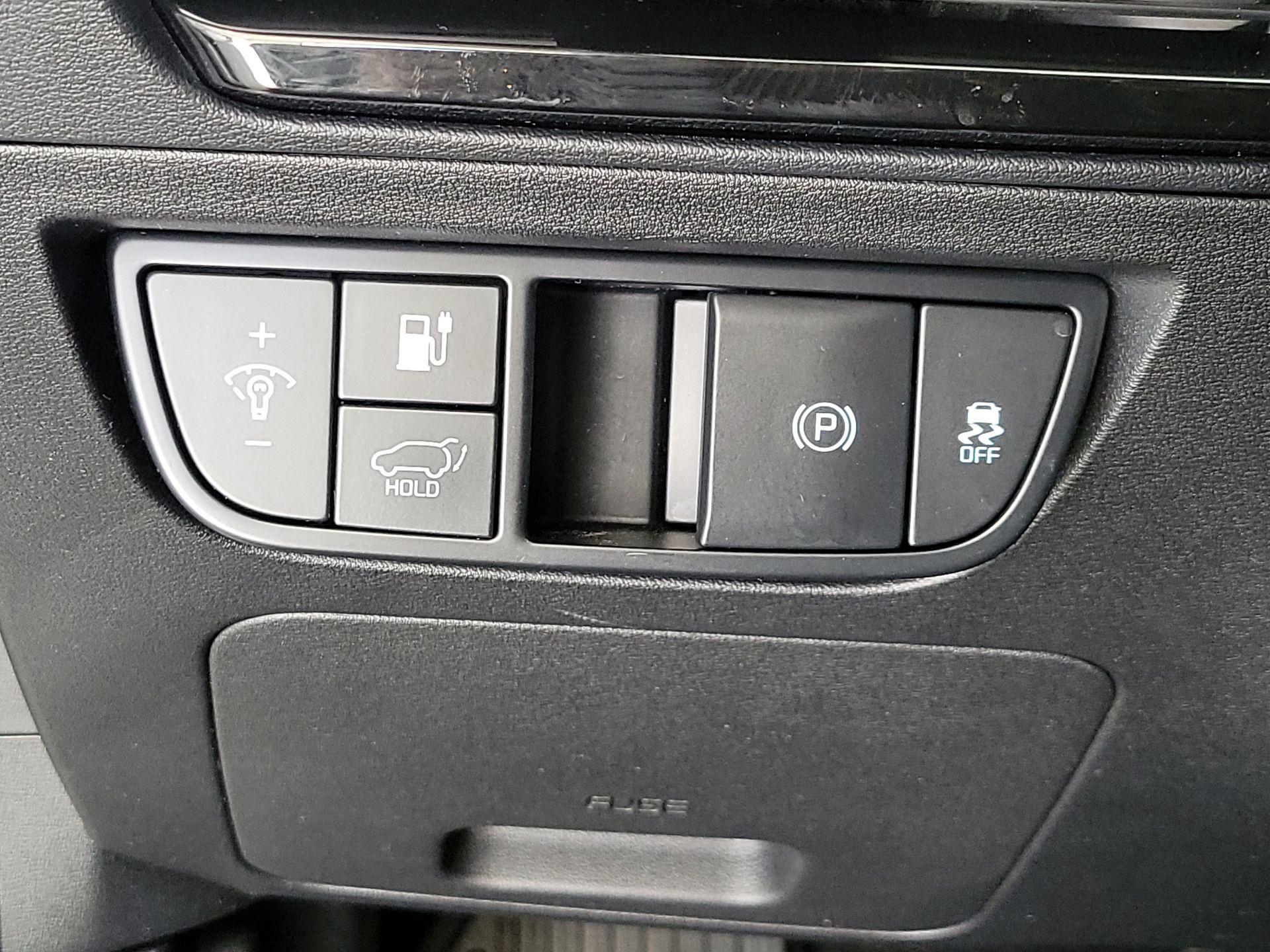 Thumbnail: 2023 Kia EV6 - 13