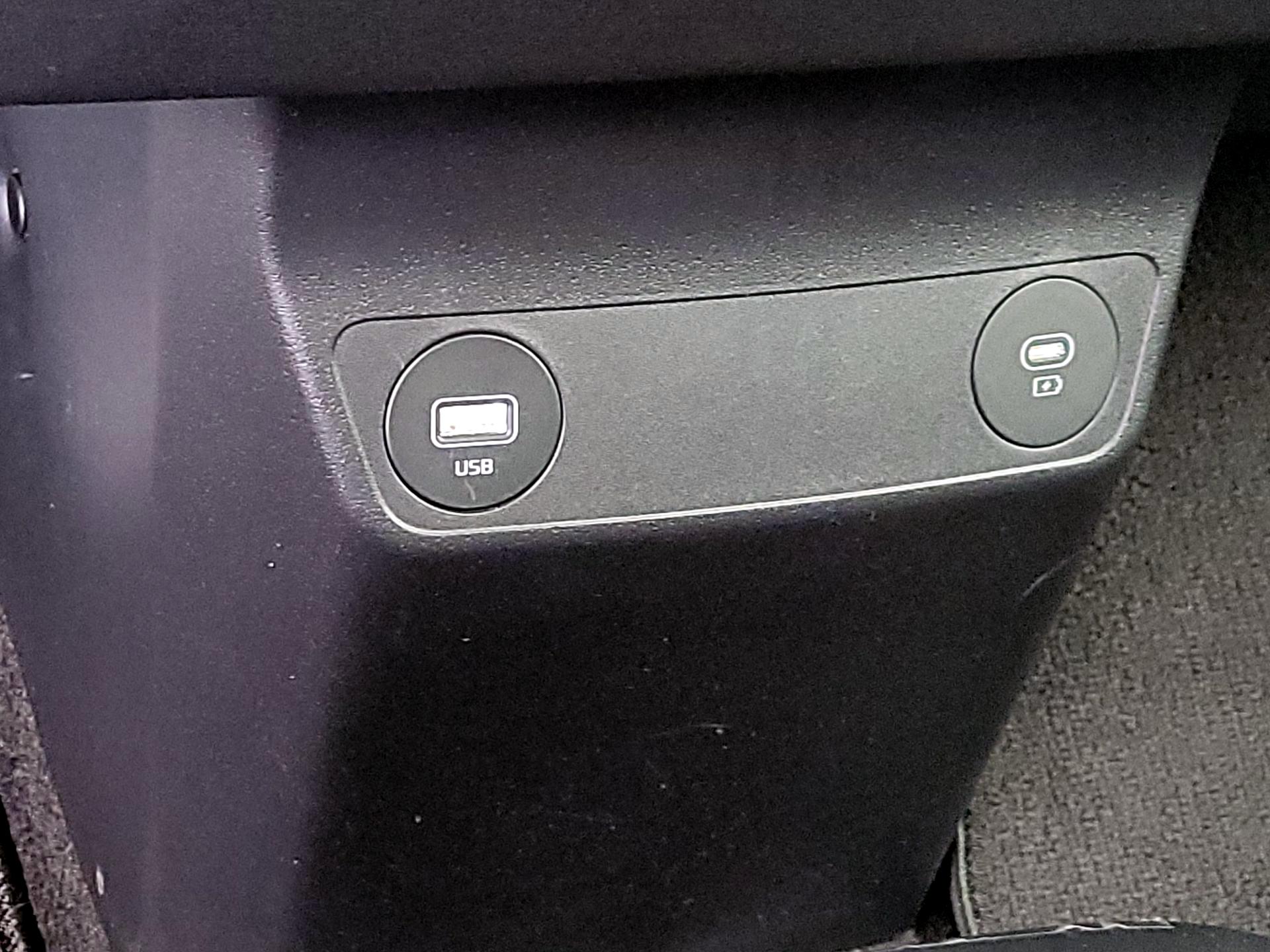 Thumbnail: 2023 Kia EV6 - 17