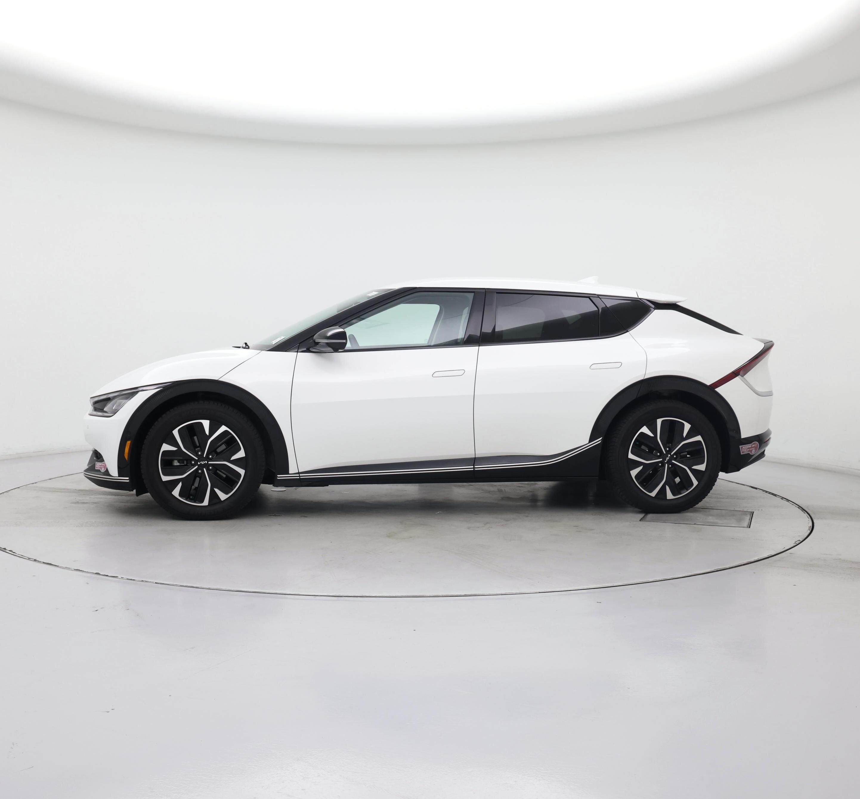 Thumbnail: 2023 Kia EV6 - 3