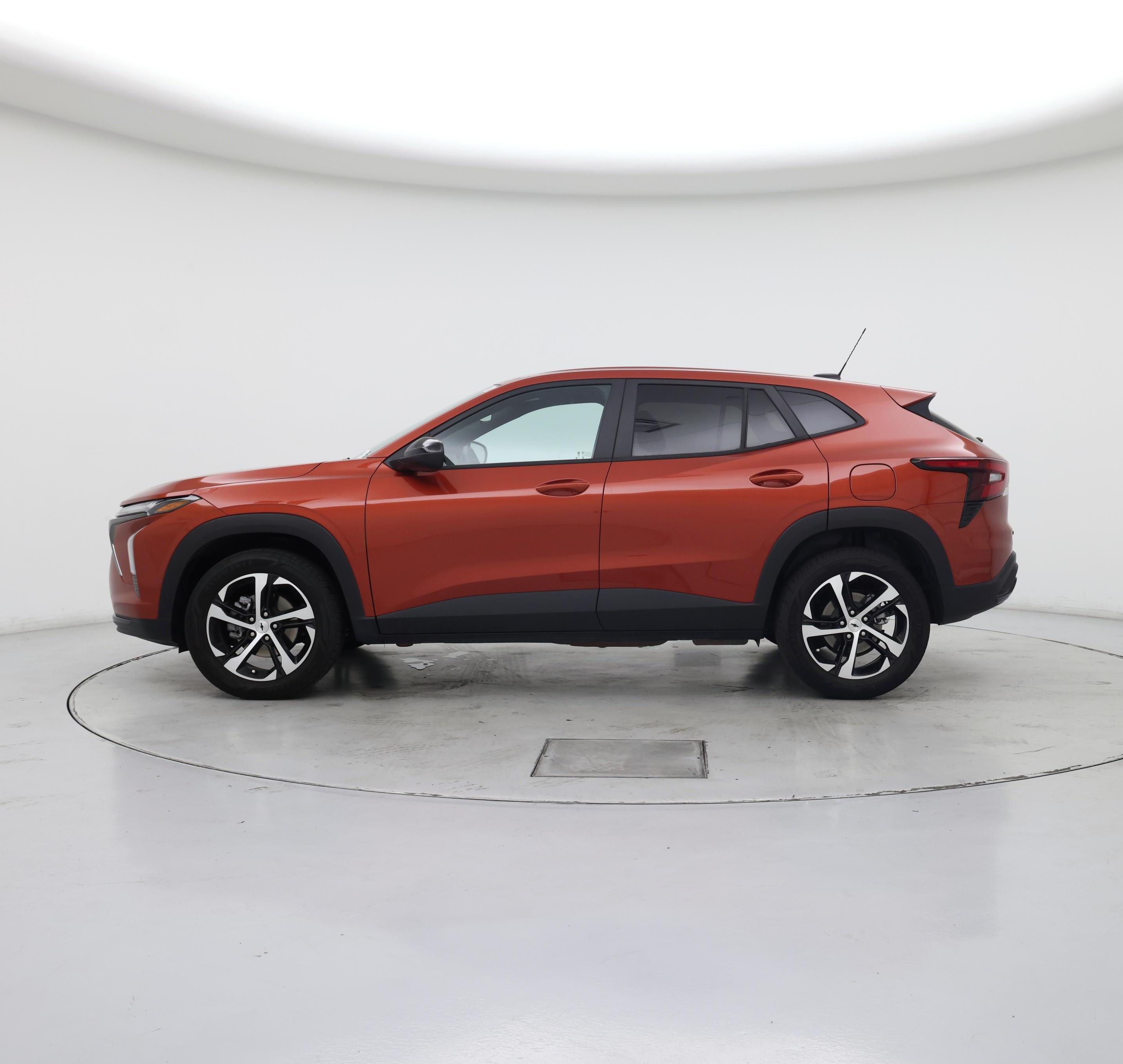 Thumbnail: 2024 Chevrolet Trax - 3
