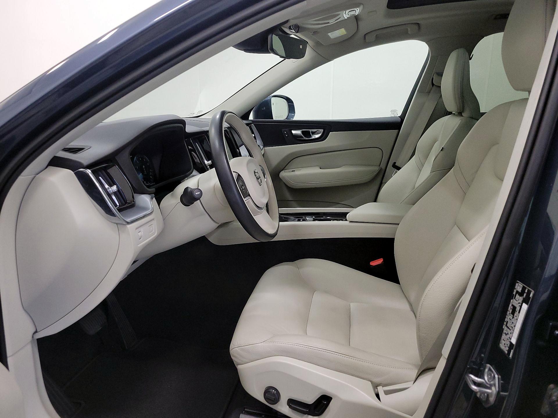 Thumbnail: 2020 Volvo XC60 - 11