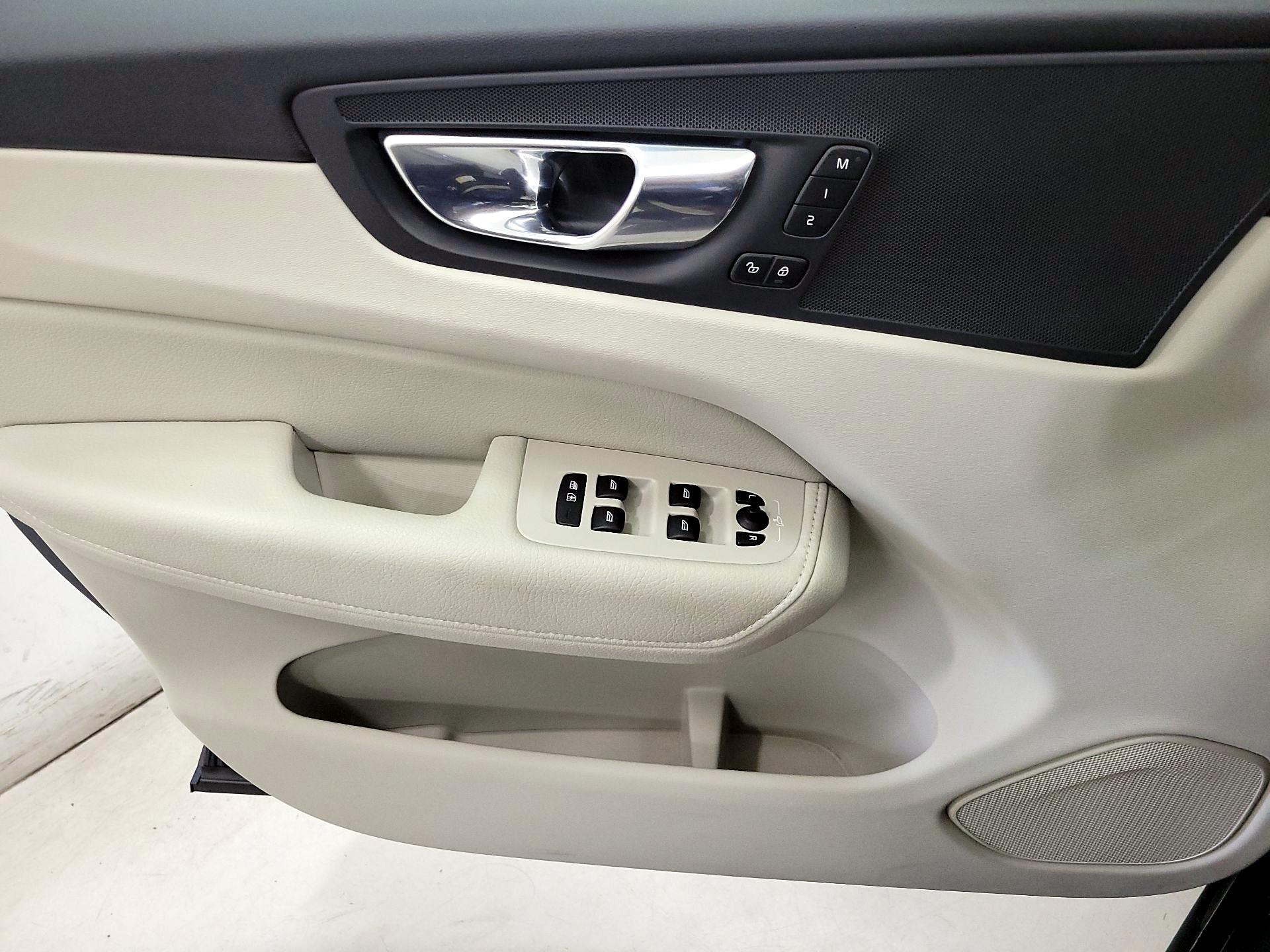 Thumbnail: 2020 Volvo XC60 - 12