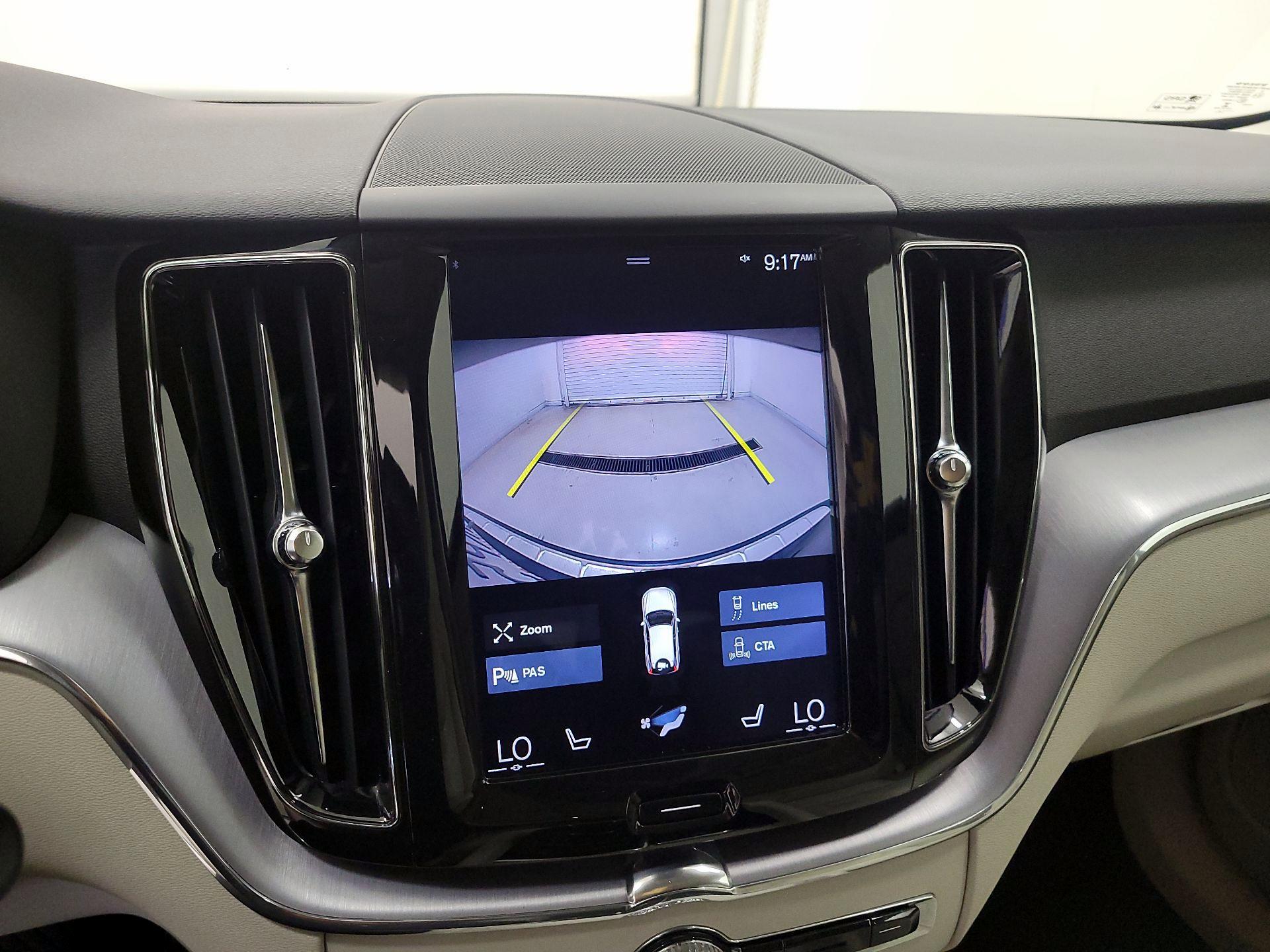 Thumbnail: 2020 Volvo XC60 - 14