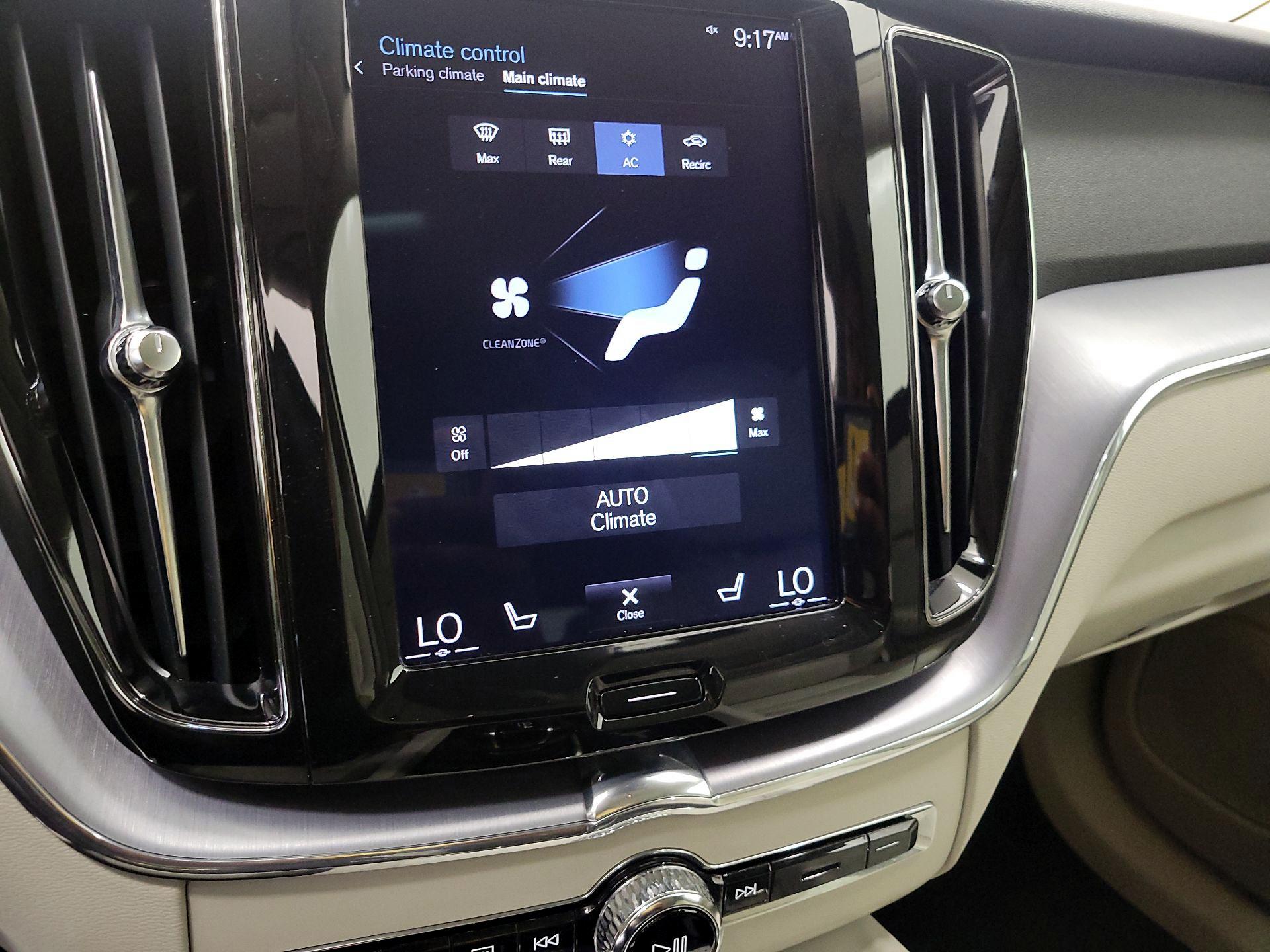 Thumbnail: 2020 Volvo XC60 - 16