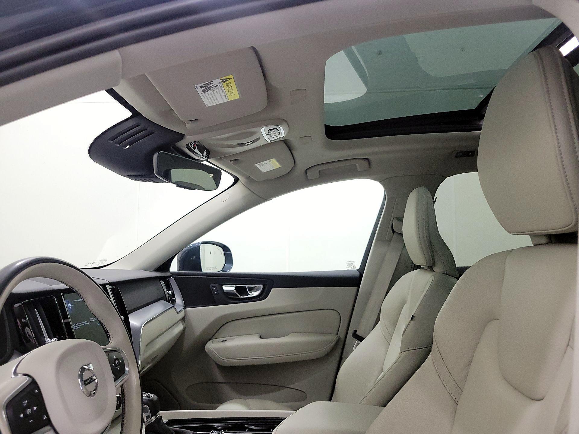 Thumbnail: 2020 Volvo XC60 - 18