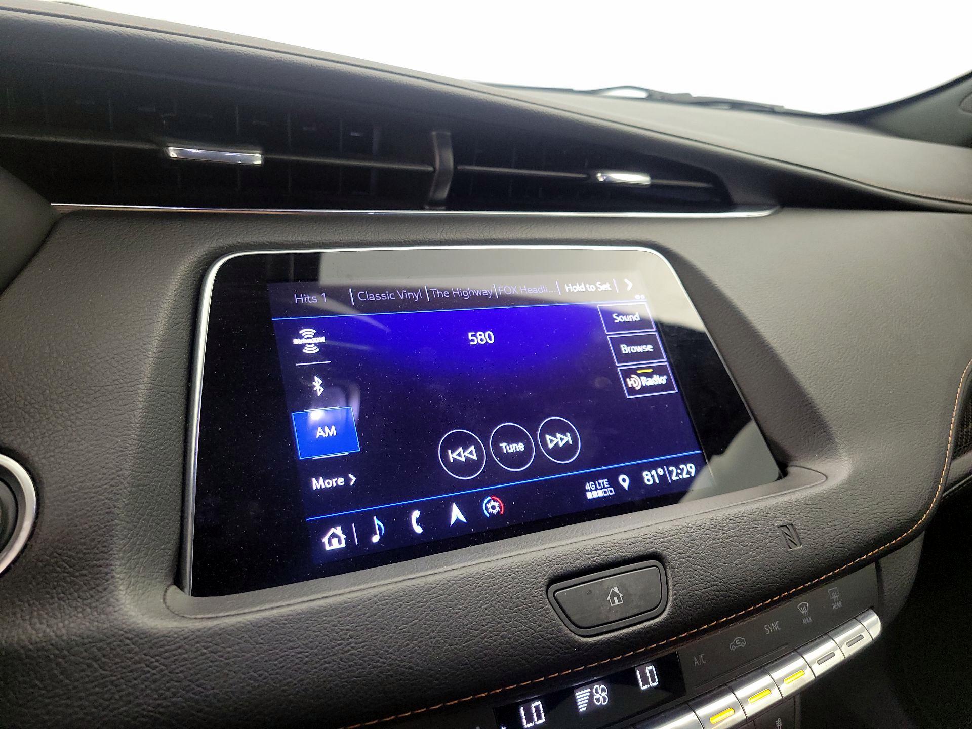 Thumbnail: 2019 Cadillac XT4 - 16