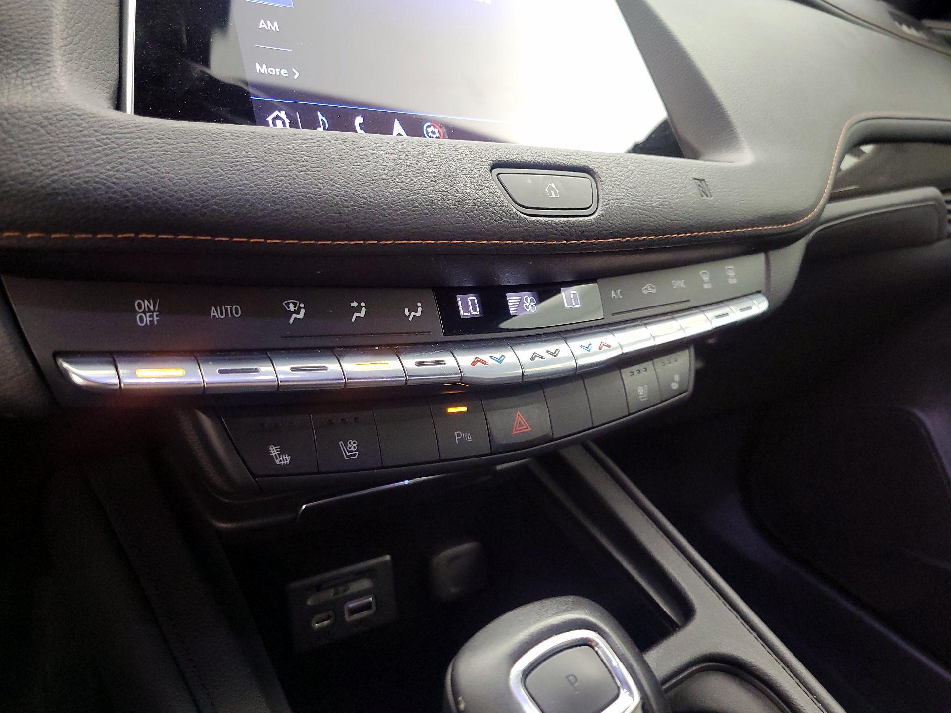 Thumbnail: 2019 Cadillac XT4 - 17