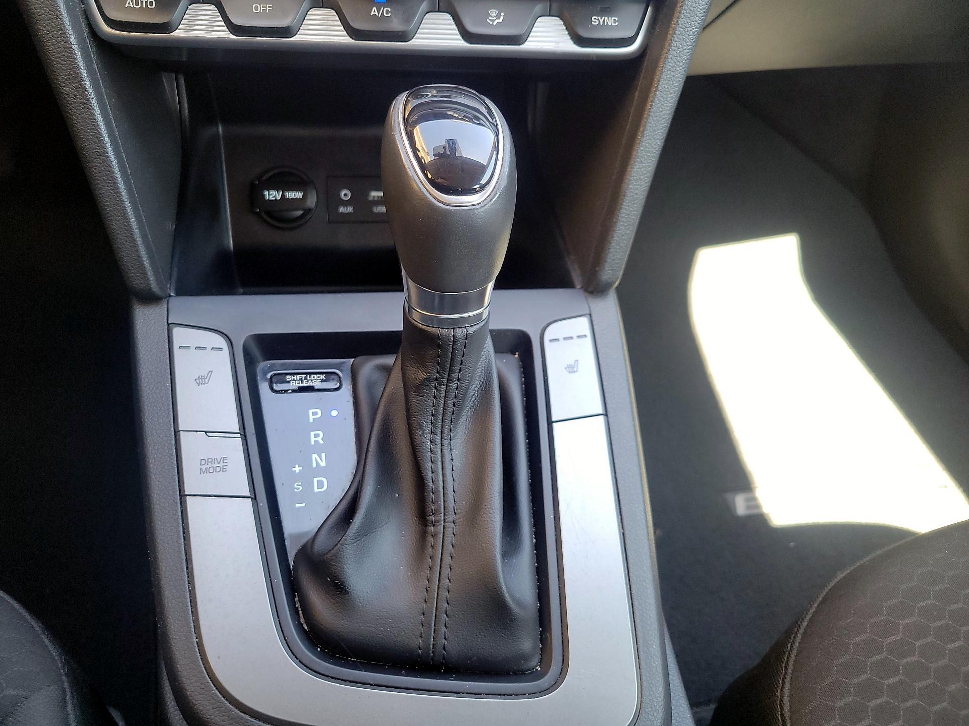 Thumbnail: 2020 Hyundai Elantra - 17