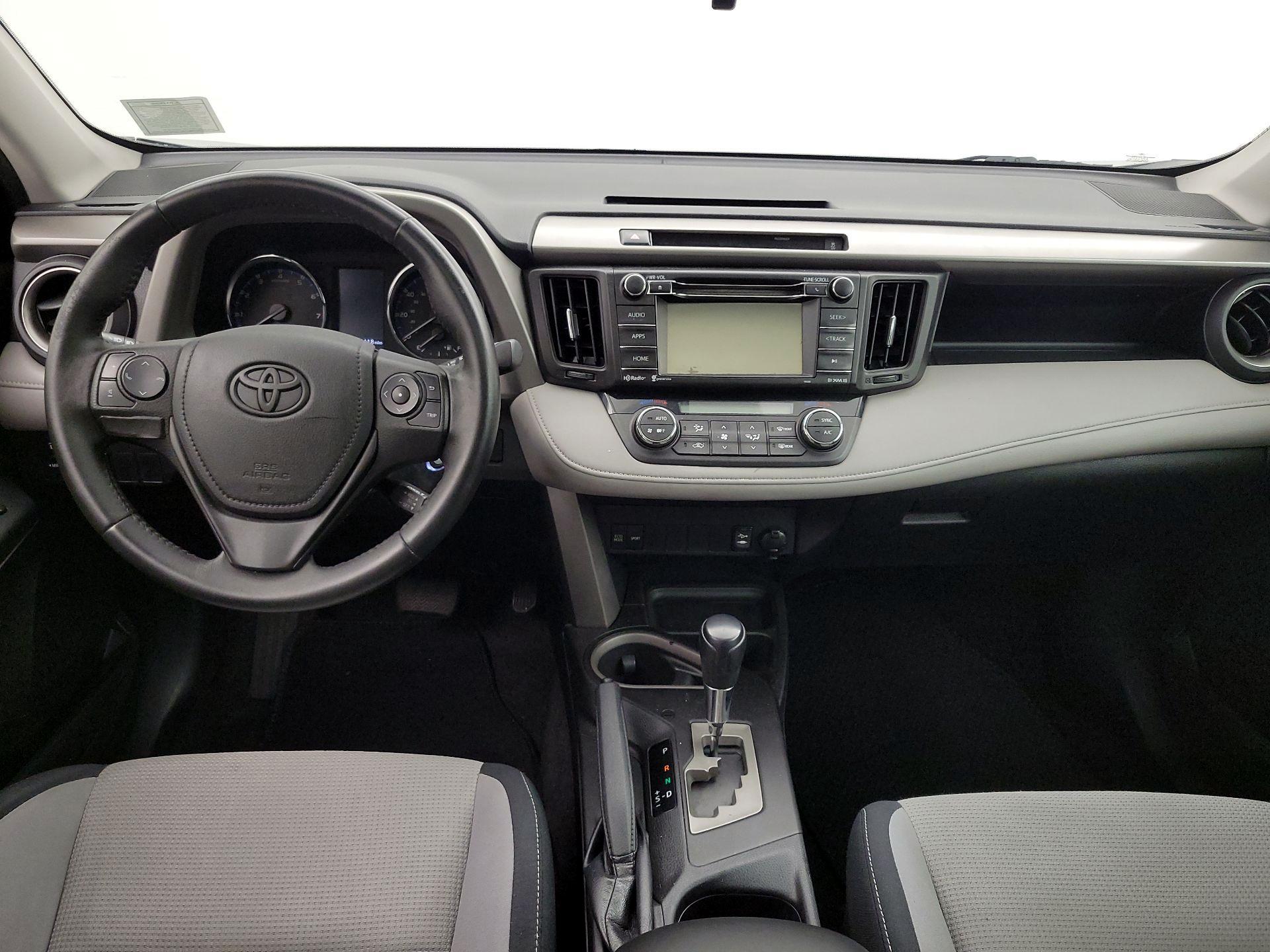 Thumbnail: 2016 Toyota RAV4 - 9