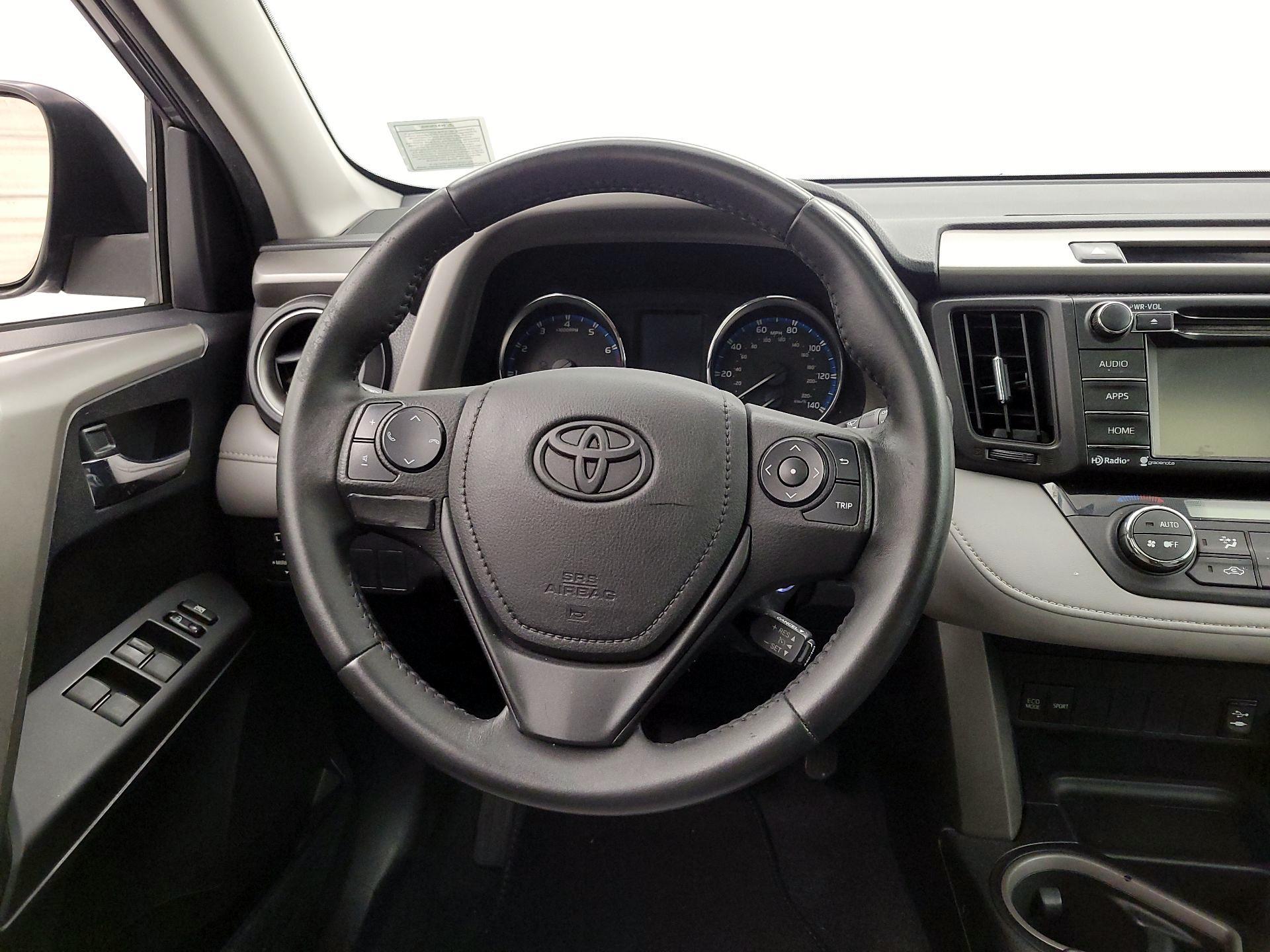 Thumbnail: 2016 Toyota RAV4 - 10
