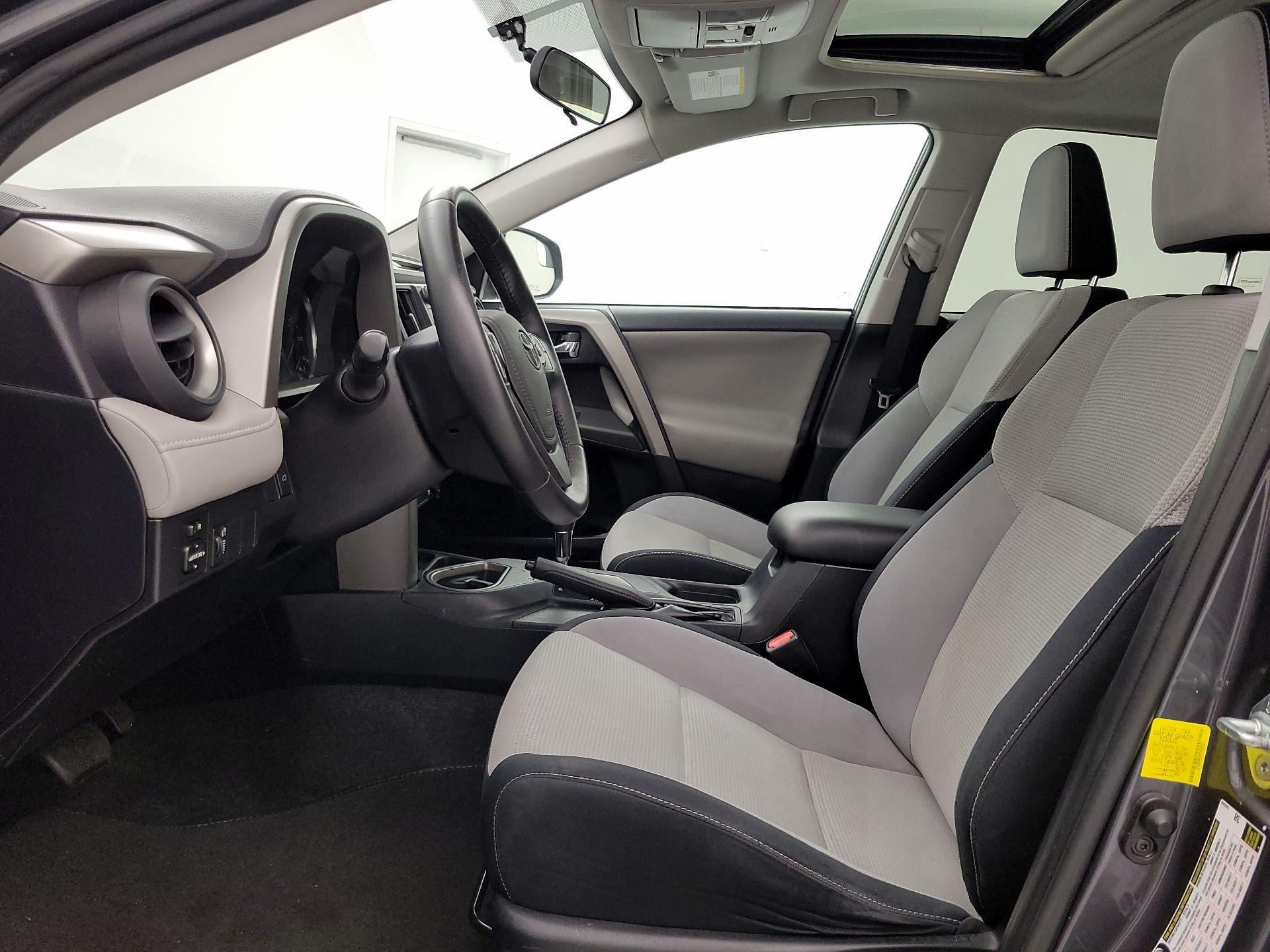 Thumbnail: 2016 Toyota RAV4 - 11